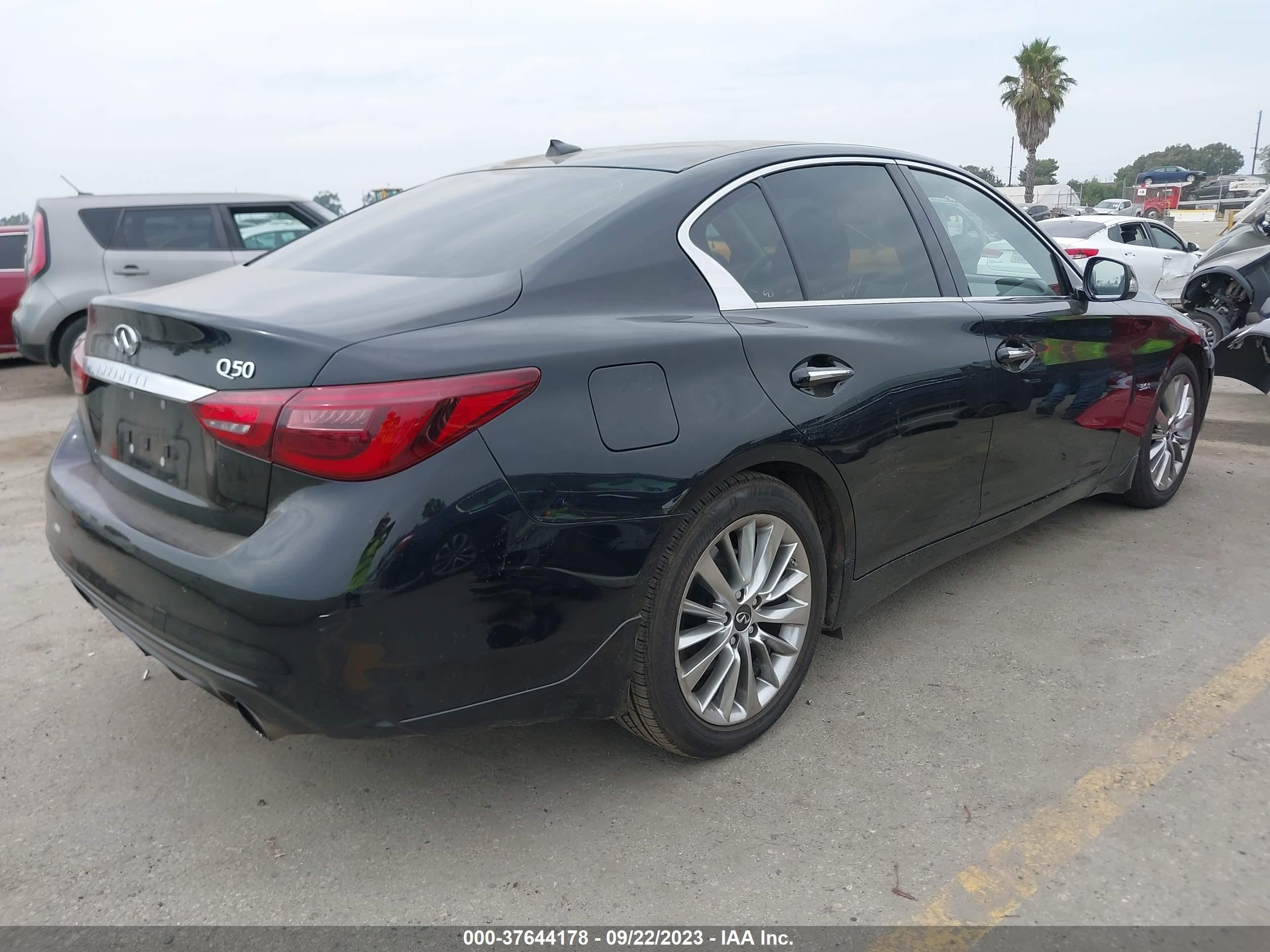 Photo 3 VIN: JN1EV7AP0KM541933 - INFINITI Q50 