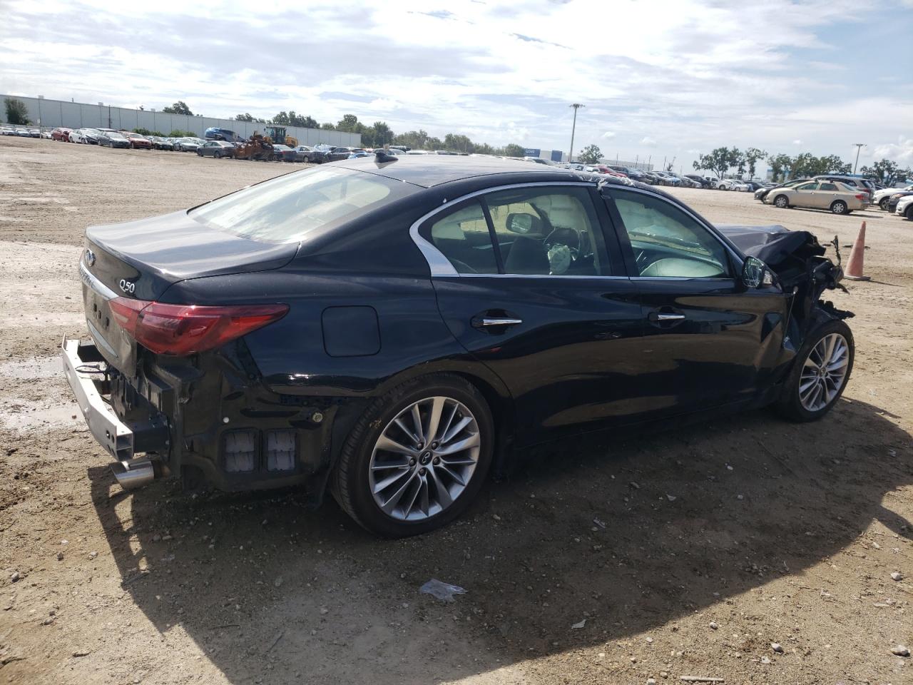 Photo 2 VIN: JN1EV7AP1JM364498 - INFINITI Q50 