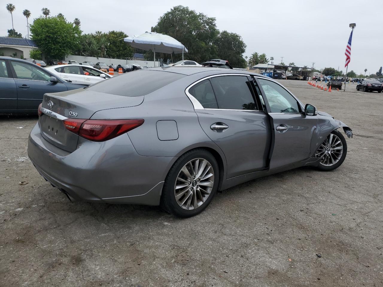 Photo 2 VIN: JN1EV7AP1KM517740 - INFINITI Q50 