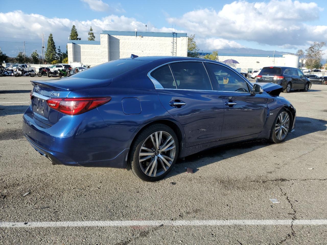 Photo 2 VIN: JN1EV7AP1KM543187 - INFINITI Q50 