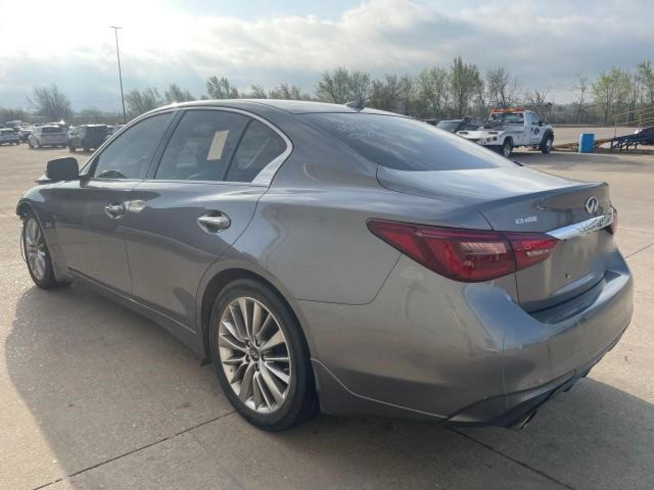 Photo 2 VIN: JN1EV7AP2JM354157 - INFINITI Q50 