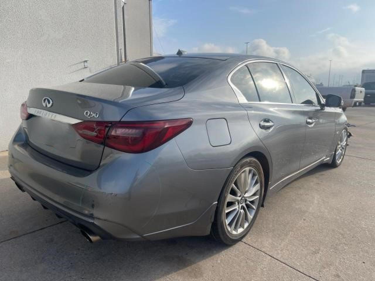 Photo 3 VIN: JN1EV7AP2JM354157 - INFINITI Q50 