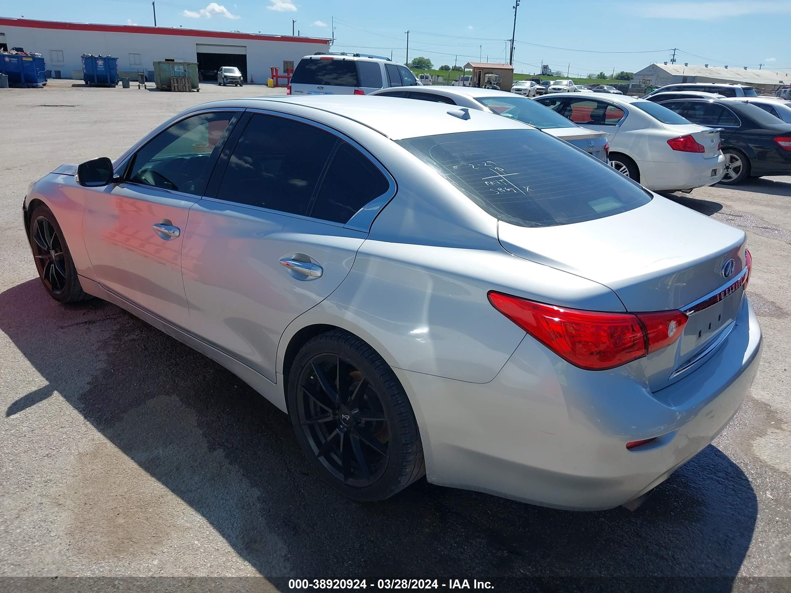 Photo 2 VIN: JN1EV7AP7HM739174 - INFINITI Q50 