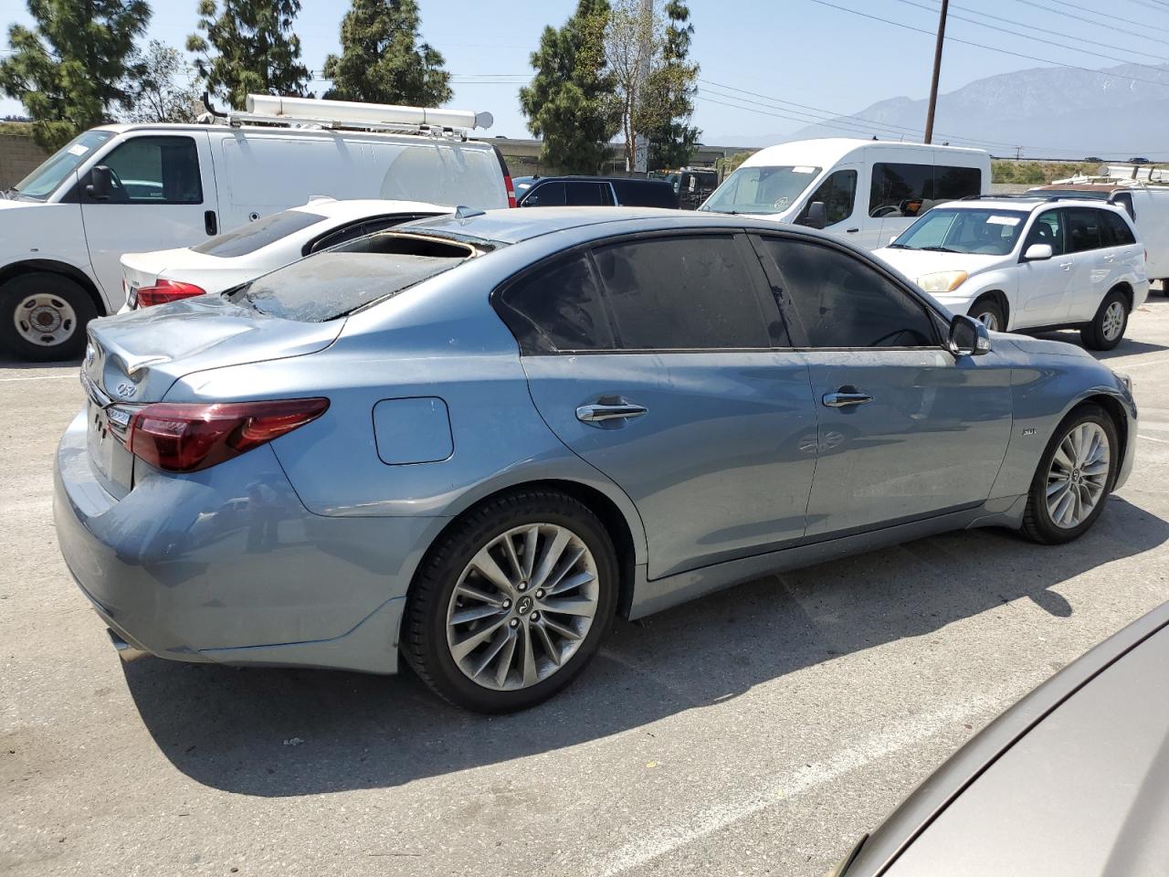 Photo 2 VIN: JN1EV7AP8JM351876 - INFINITI Q50 