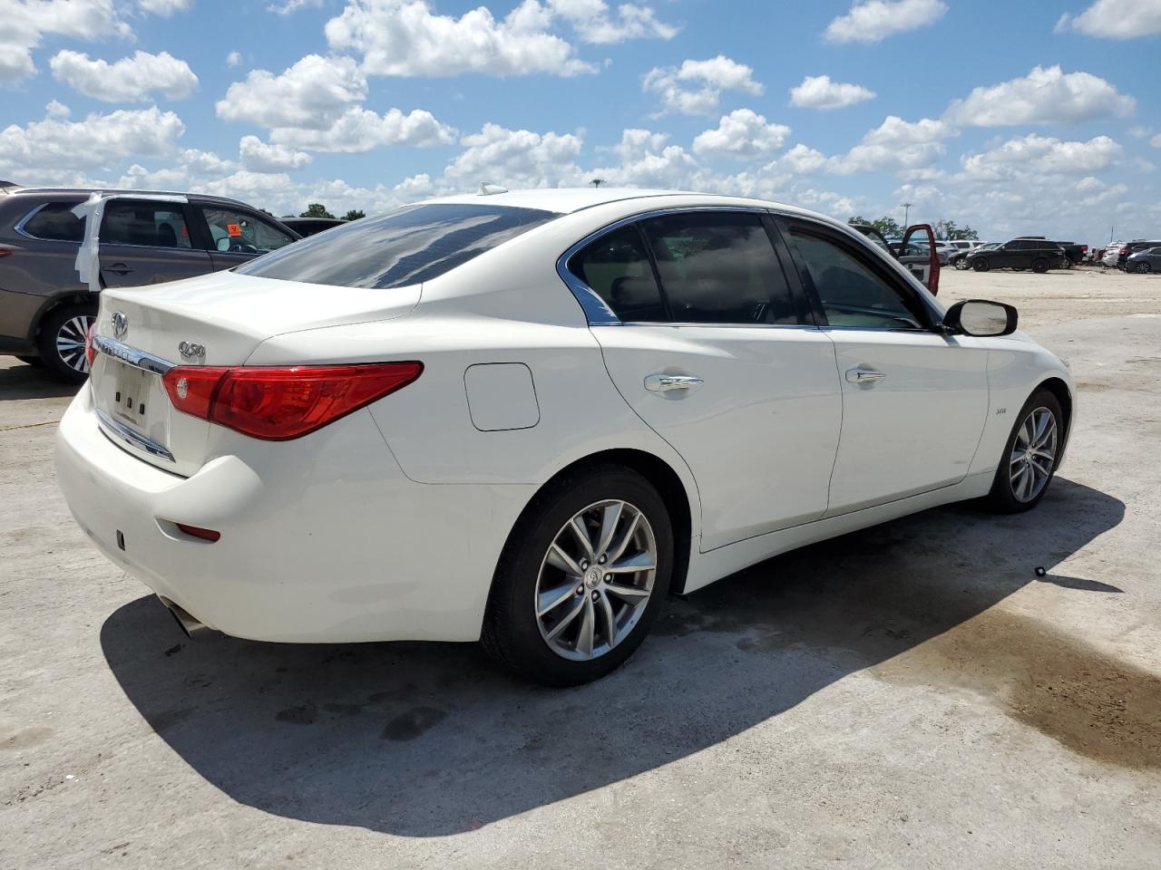 Photo 2 VIN: JN1EV7AP9HM737829 - INFINITI Q50 