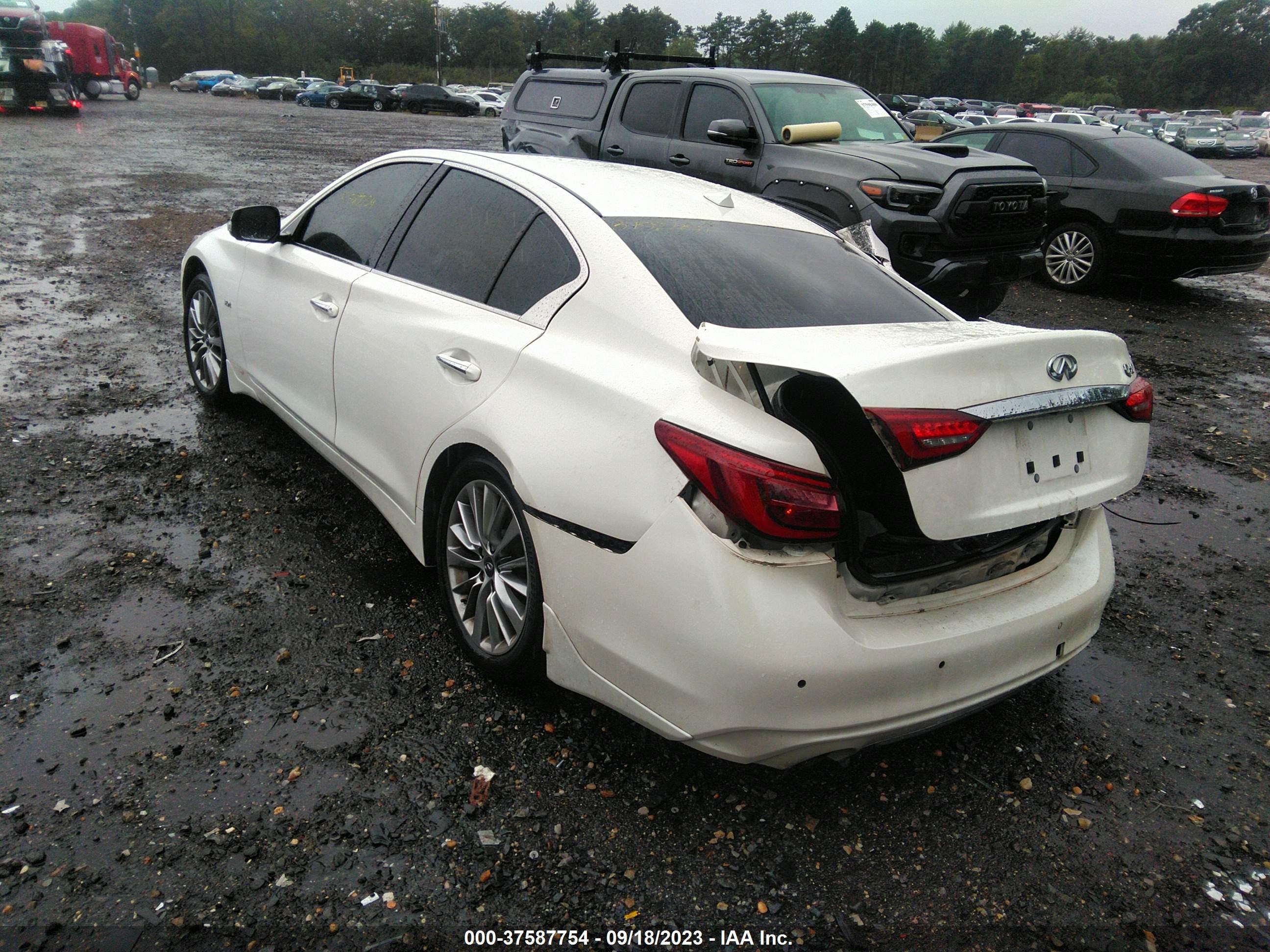 Photo 2 VIN: JN1EV7AP9JM364717 - INFINITI Q50 