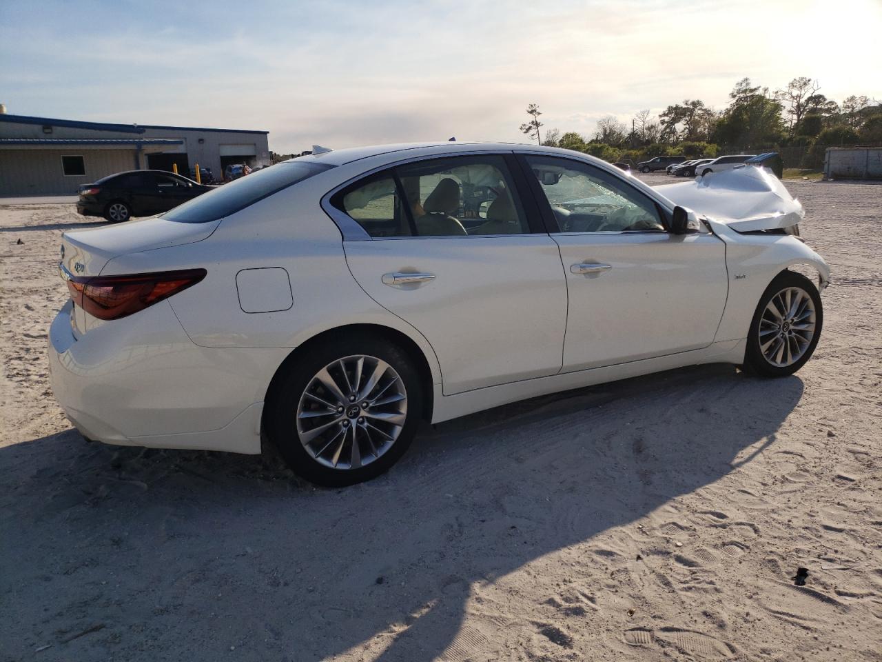 Photo 2 VIN: JN1EV7AR0KM590213 - INFINITI Q50 