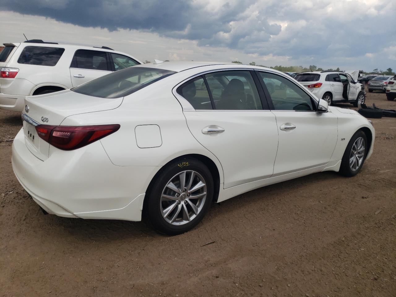 Photo 2 VIN: JN1EV7AR1JM434485 - INFINITI Q50 