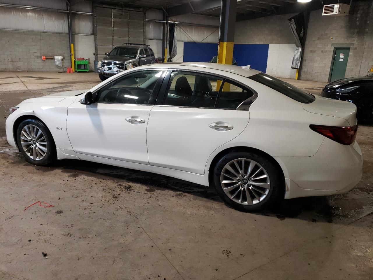 Photo 1 VIN: JN1EV7AR2KM593016 - INFINITI Q50 