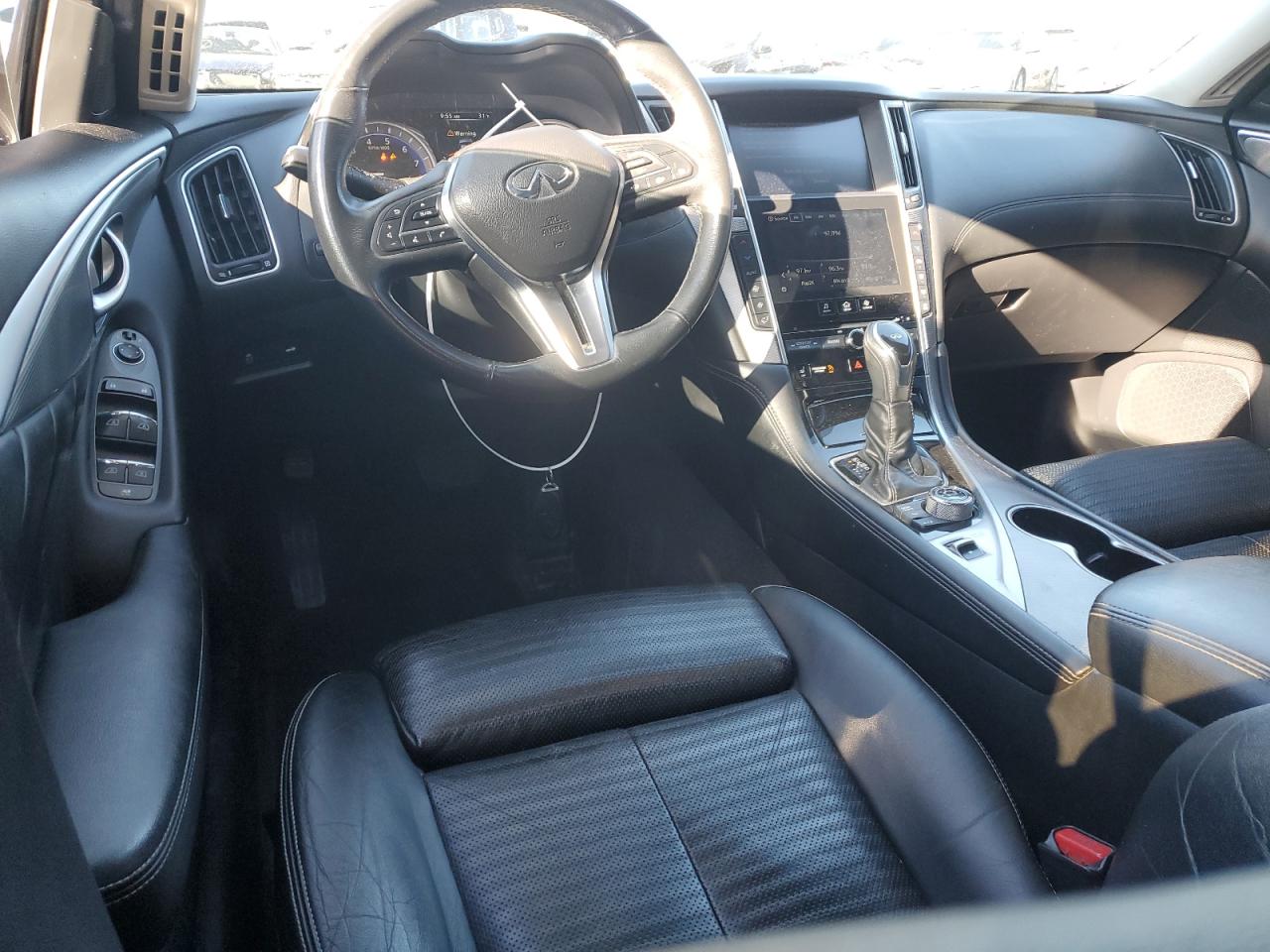 Photo 8 VIN: JN1EV7AR4JM611594 - INFINITI Q50 