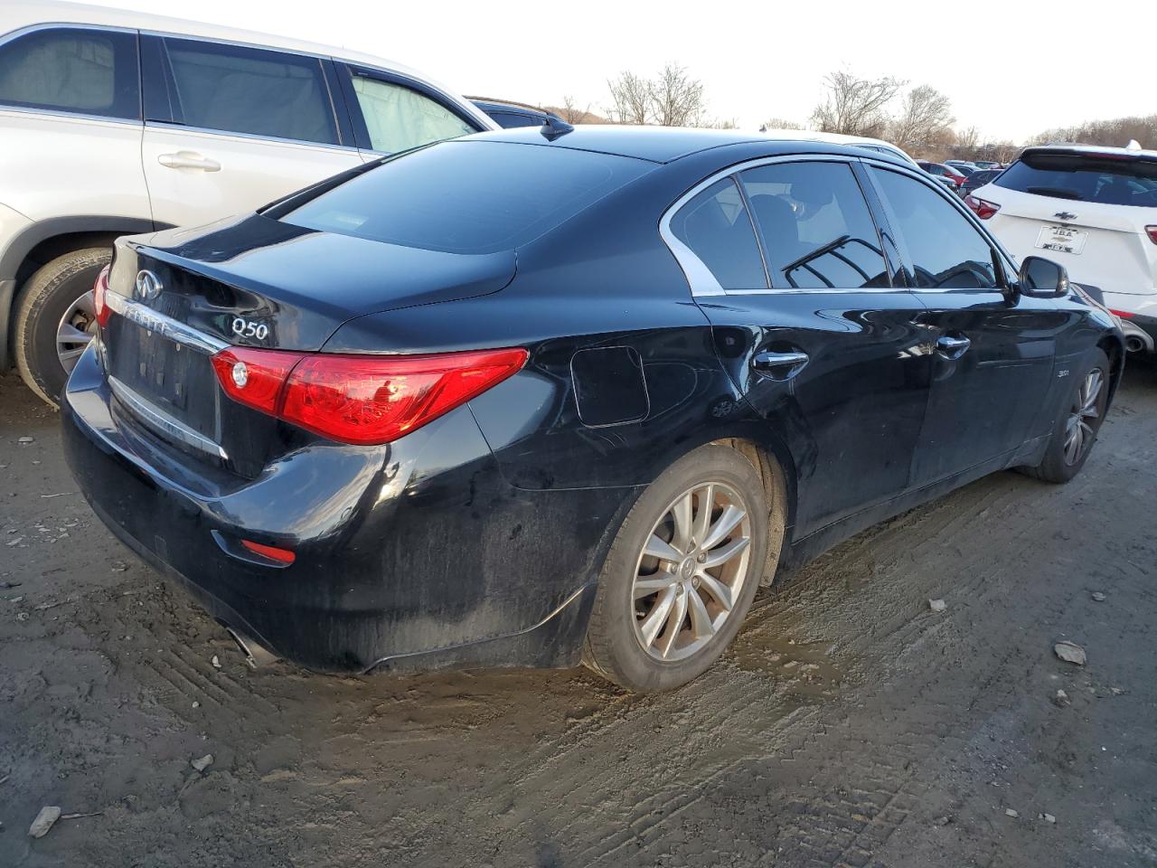 Photo 2 VIN: JN1EV7AR6HM841633 - INFINITI Q50 