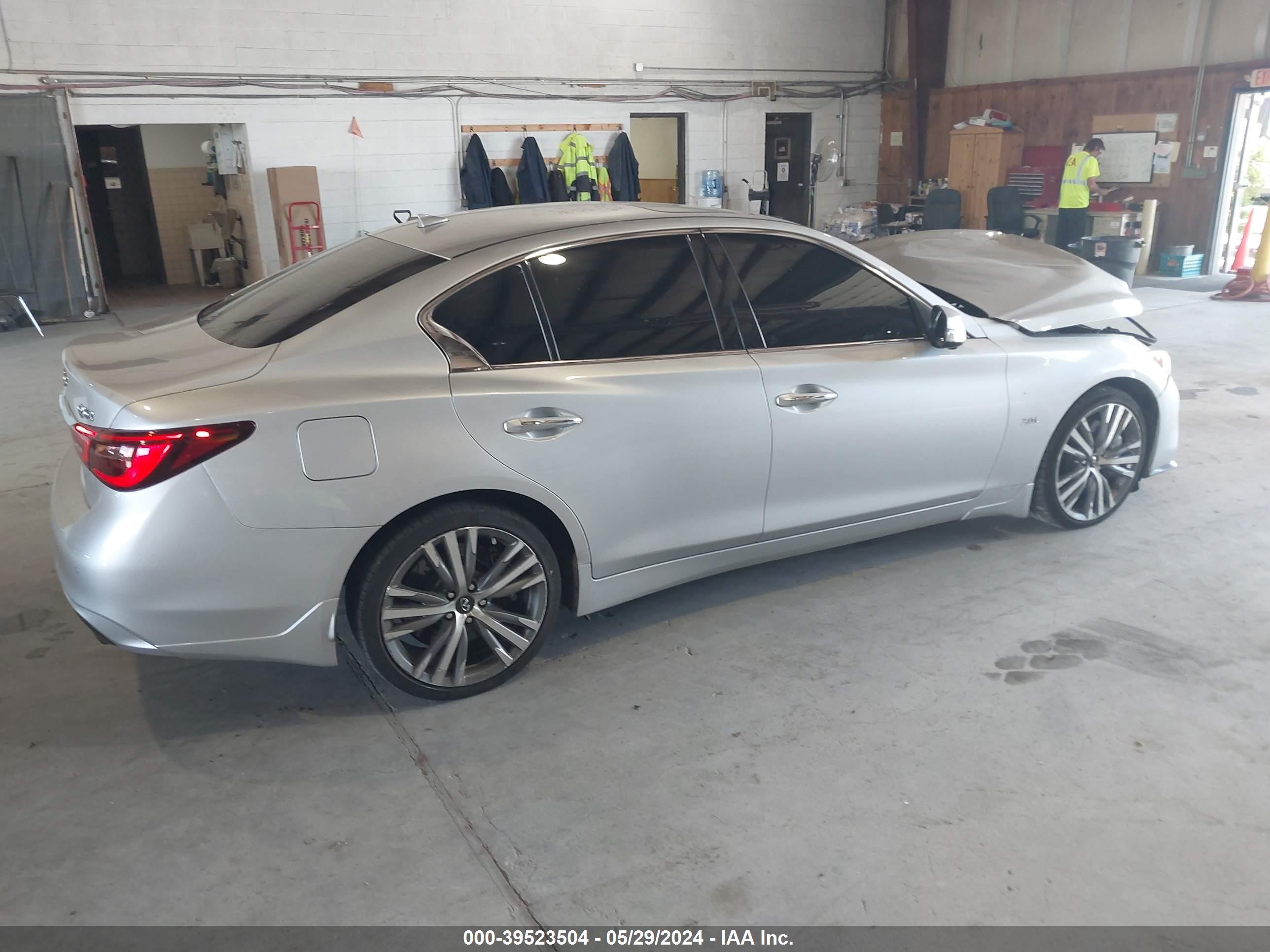 Photo 3 VIN: JN1EV7AR6KM558687 - INFINITI Q50 