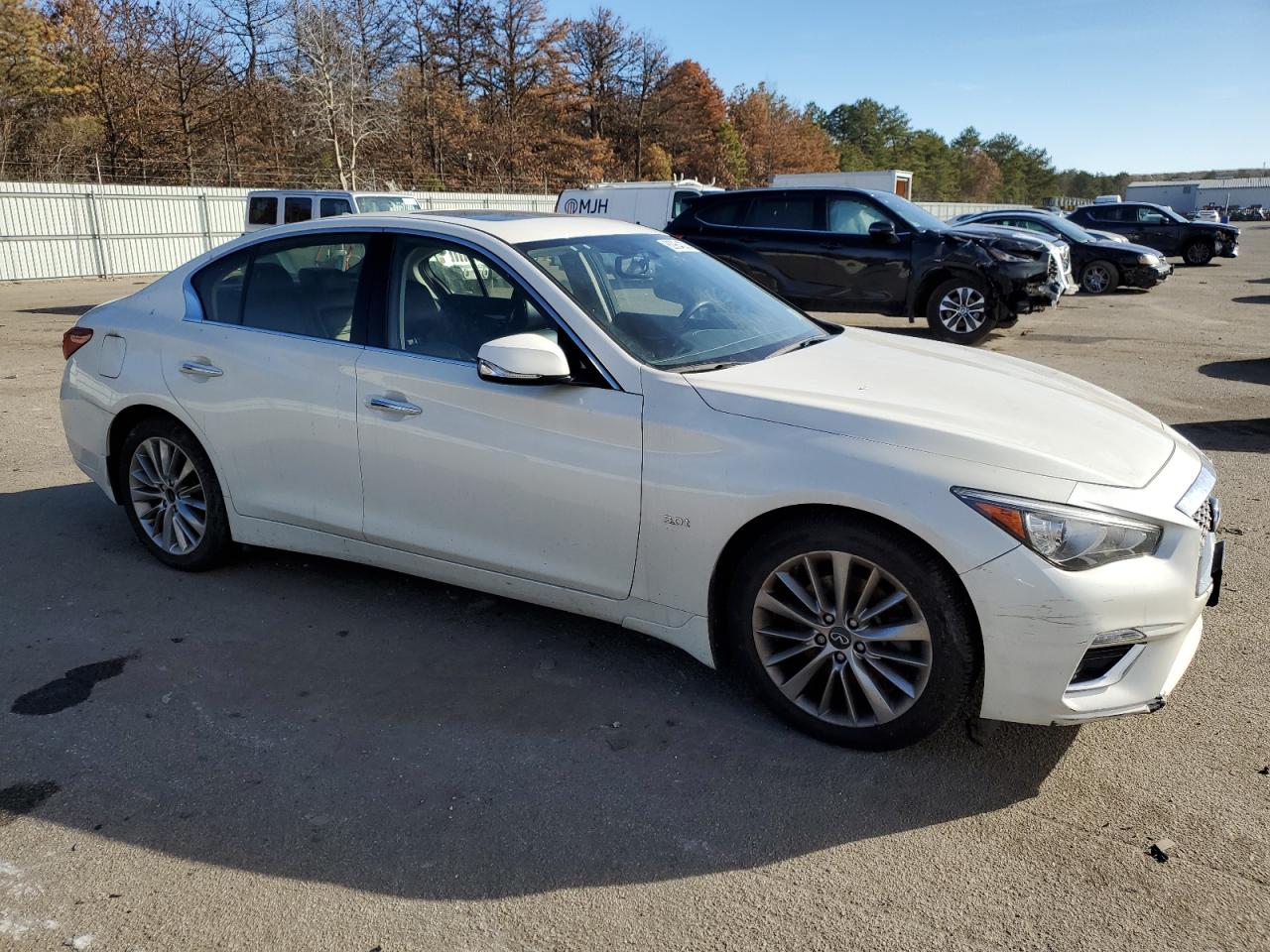 Photo 3 VIN: JN1EV7AR7KM590936 - INFINITI Q50 