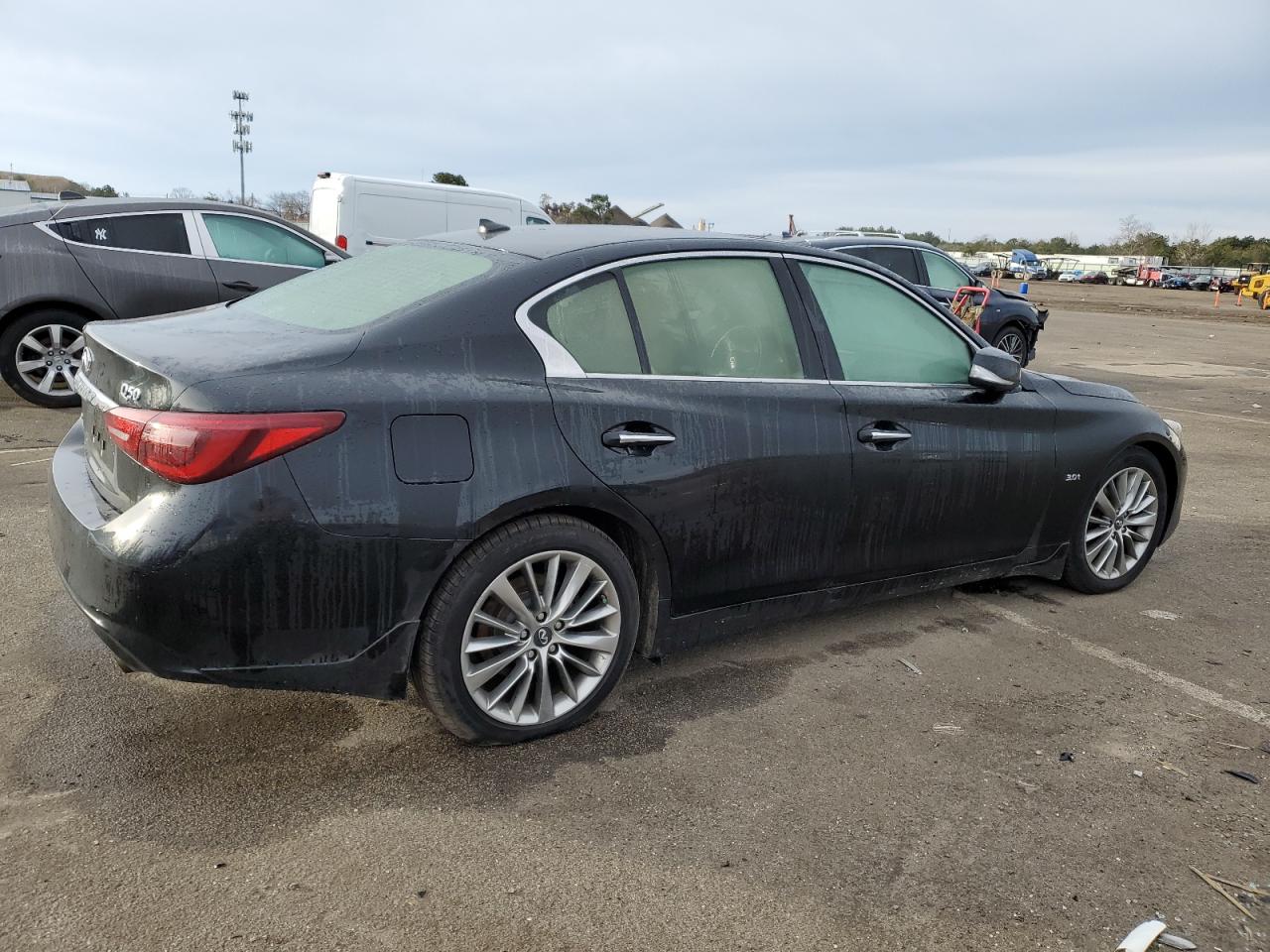 Photo 2 VIN: JN1EV7AR9JM437568 - INFINITI Q50 