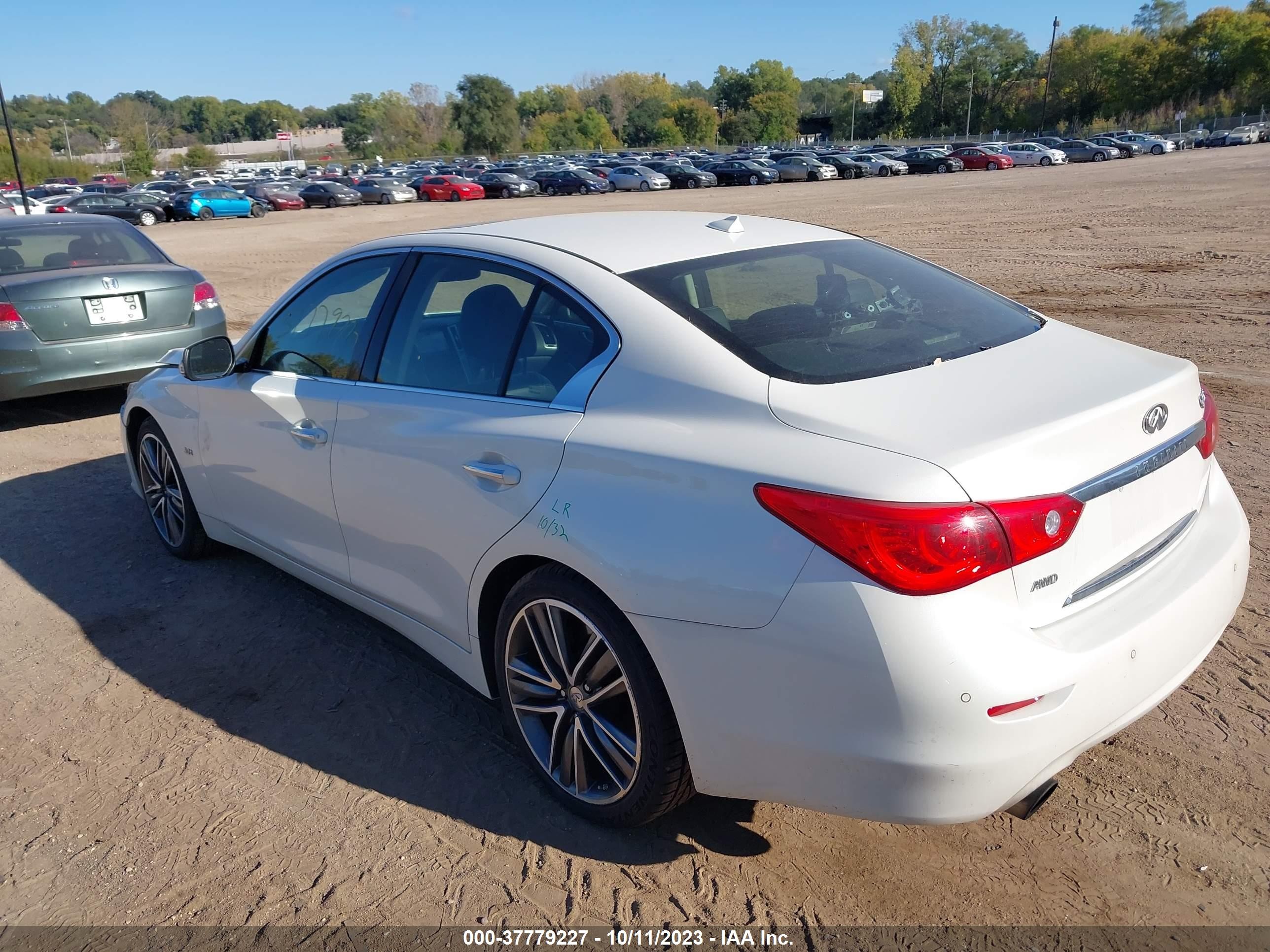 Photo 2 VIN: JN1EV7ARXHM840890 - INFINITI Q50 