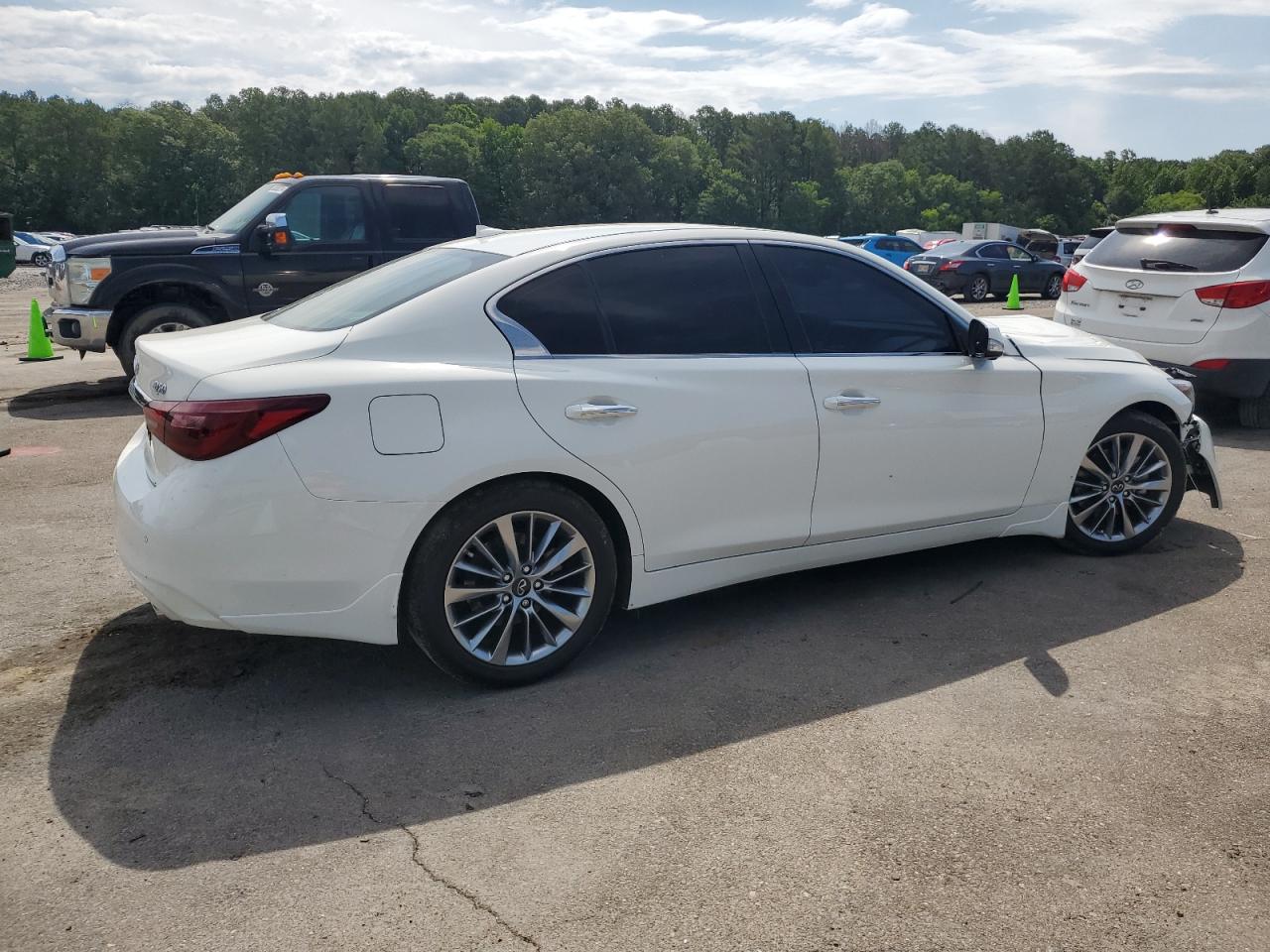 Photo 2 VIN: JN1EV7BP1NM310607 - INFINITI Q50 