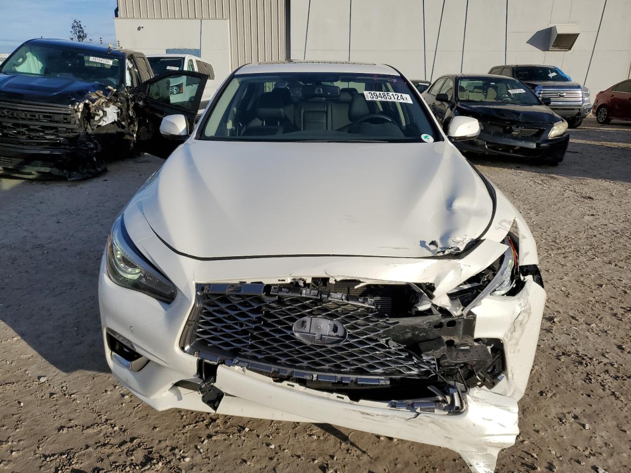 Photo 4 VIN: JN1EV7BP9NM311505 - INFINITI Q50 