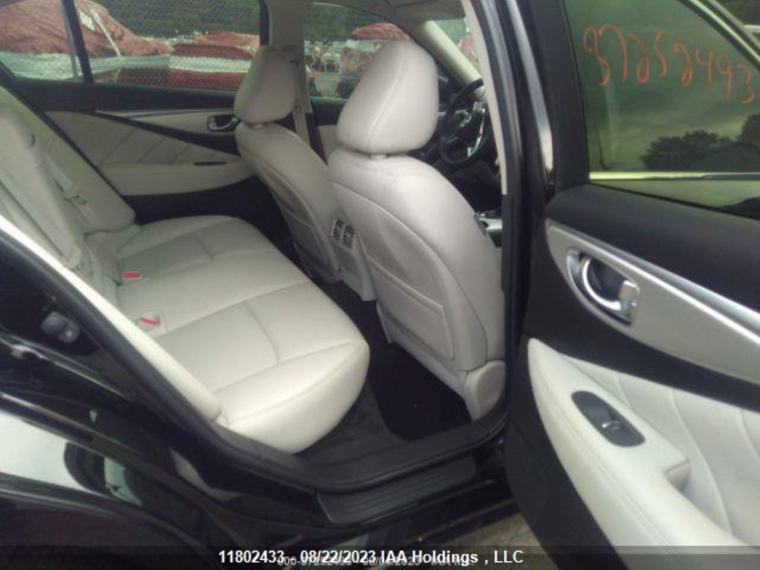 Photo 9 VIN: JN1EV7BR1NM340031 - INFINITI Q50 