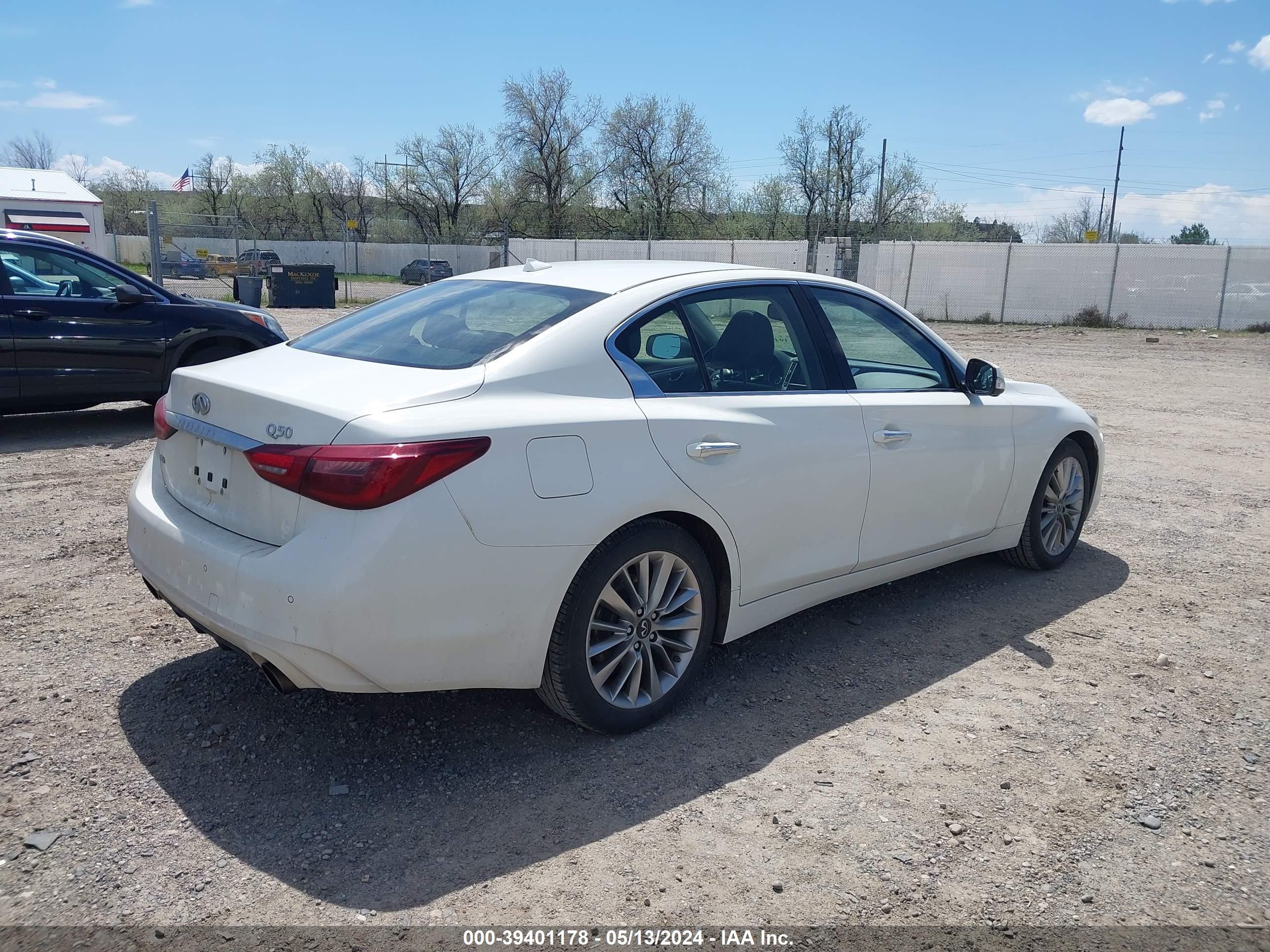 Photo 3 VIN: JN1EV7BR7MM756003 - INFINITI Q50 