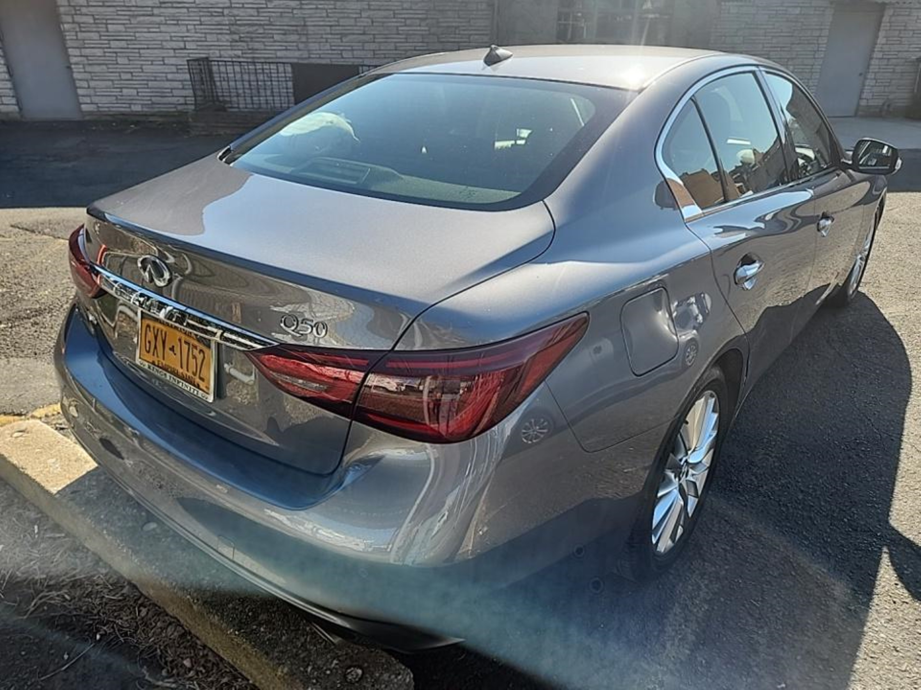 Photo 3 VIN: JN1EV7BRXMM754133 - INFINITI Q50 