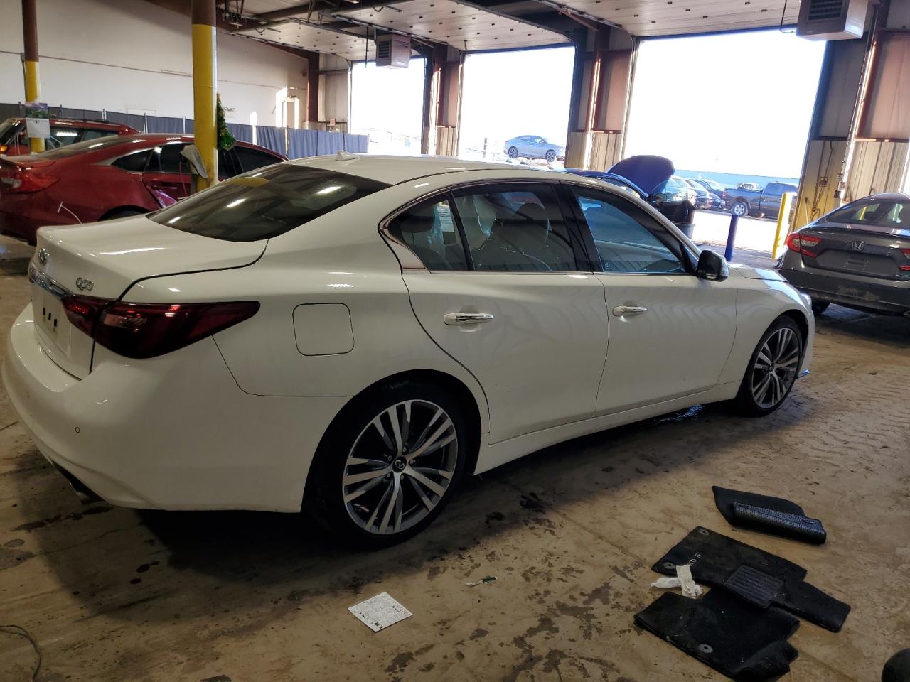 Photo 2 VIN: JN1EV7CR7MM754184 - INFINITI Q50 