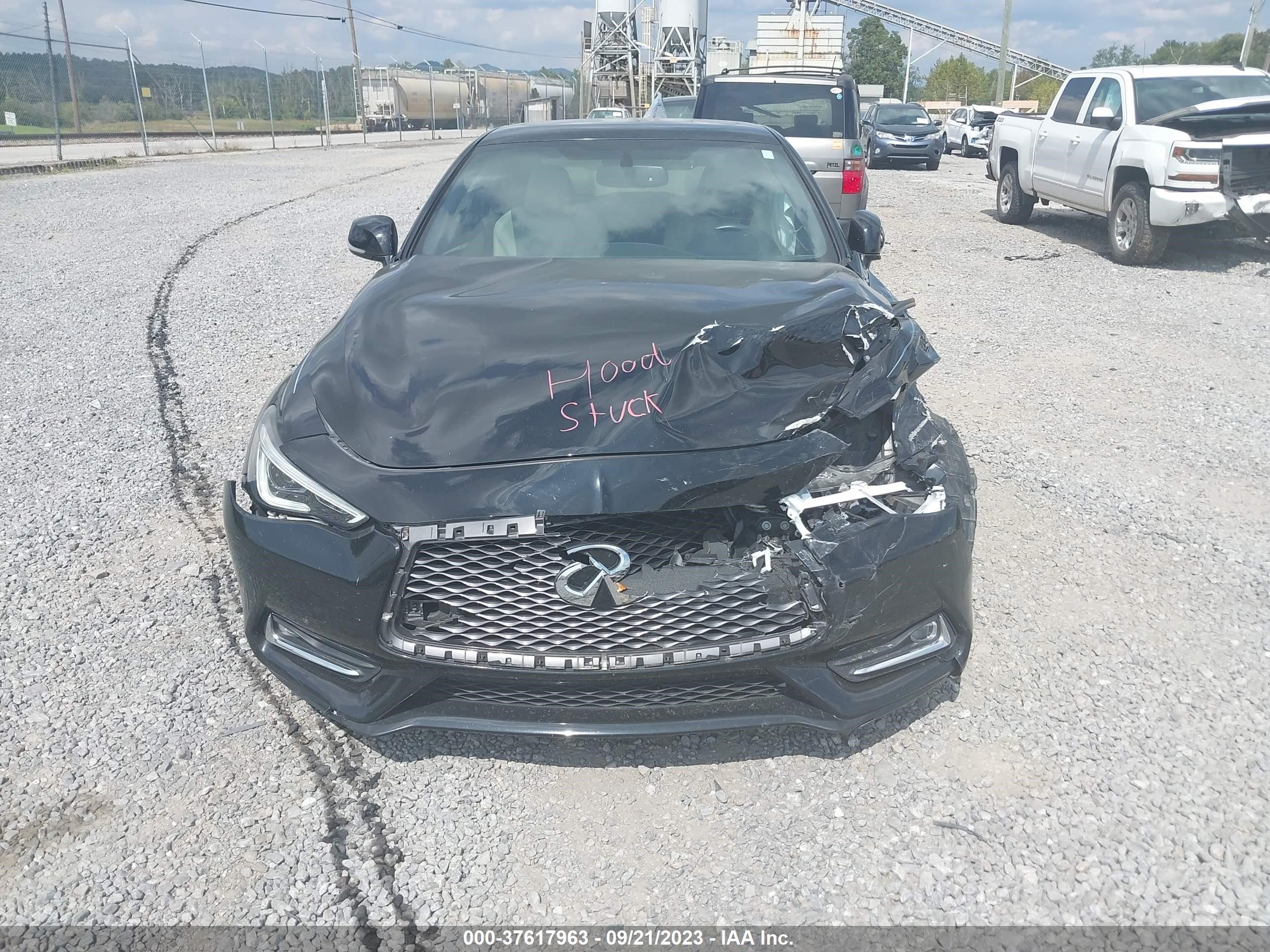 Photo 11 VIN: JN1EV7EK4JM343093 - INFINITI Q60 