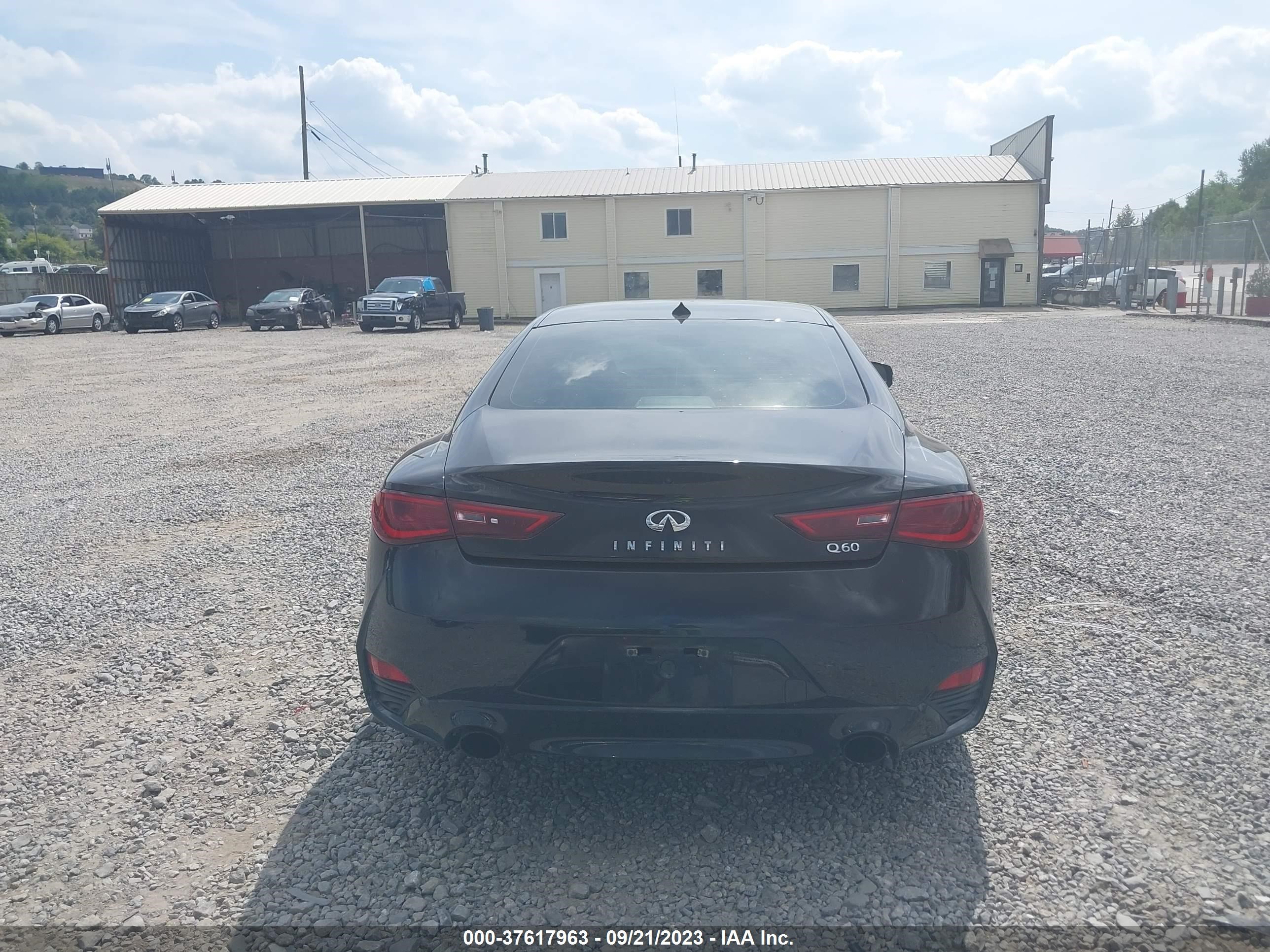 Photo 15 VIN: JN1EV7EK4JM343093 - INFINITI Q60 