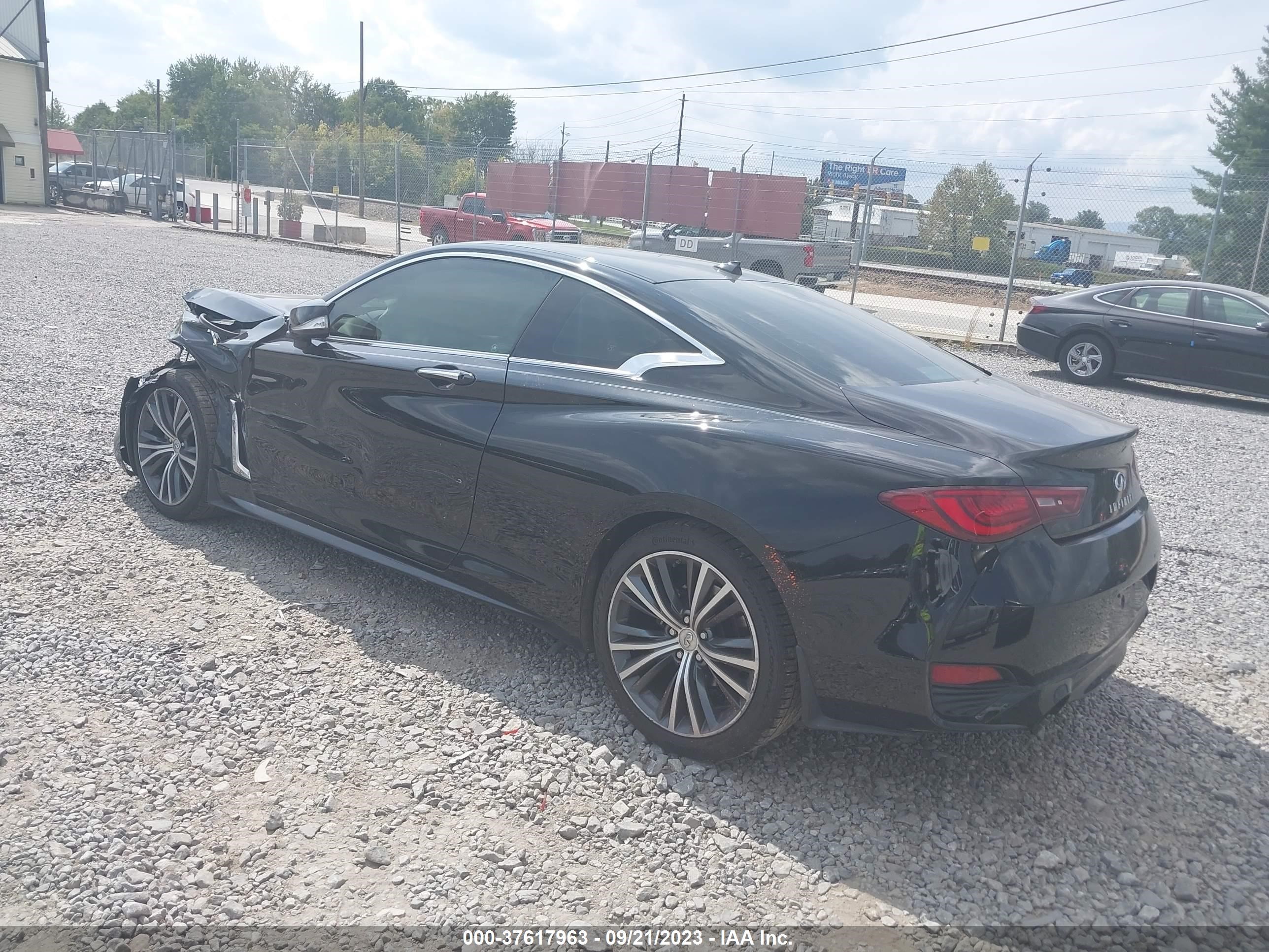 Photo 2 VIN: JN1EV7EK4JM343093 - INFINITI Q60 