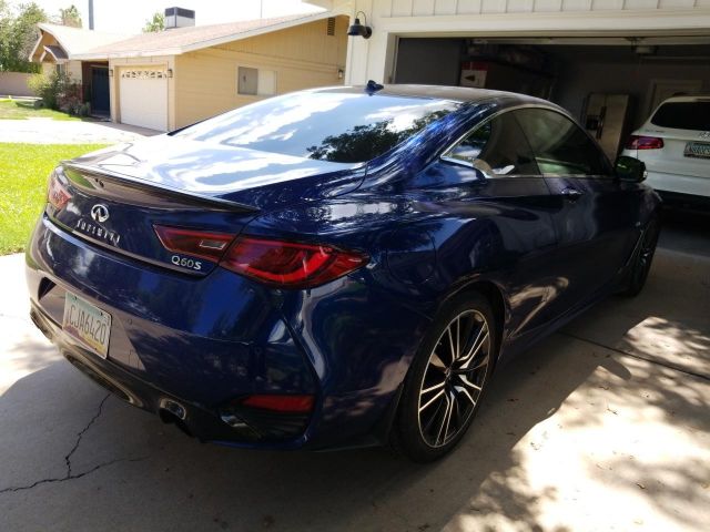 Photo 3 VIN: JN1EV7EK8JM340567 - INFINITI Q60 