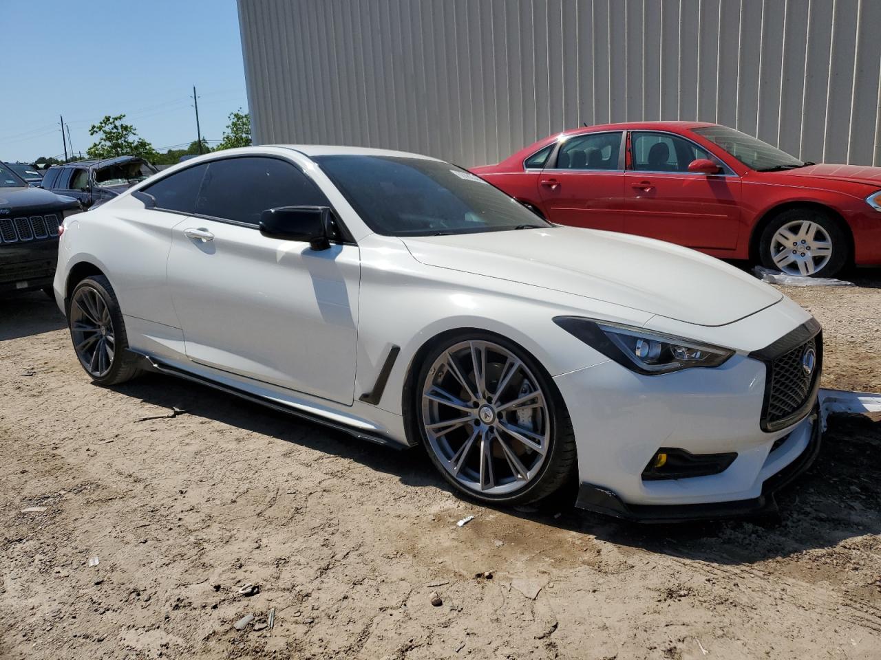 Photo 3 VIN: JN1EV7EKXHM363455 - INFINITI Q60 