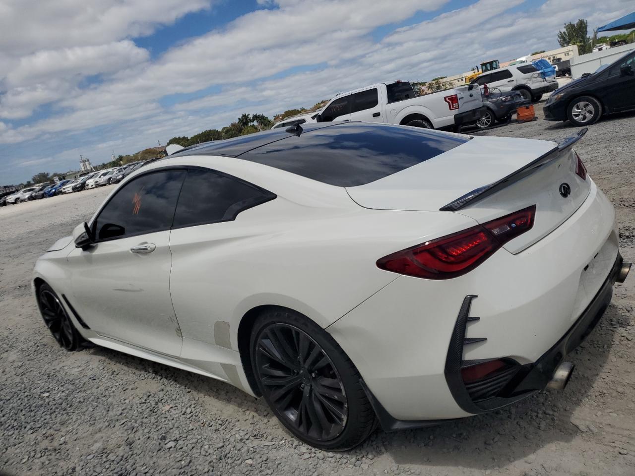 Photo 1 VIN: JN1EV7EL3JM391077 - INFINITI Q60 