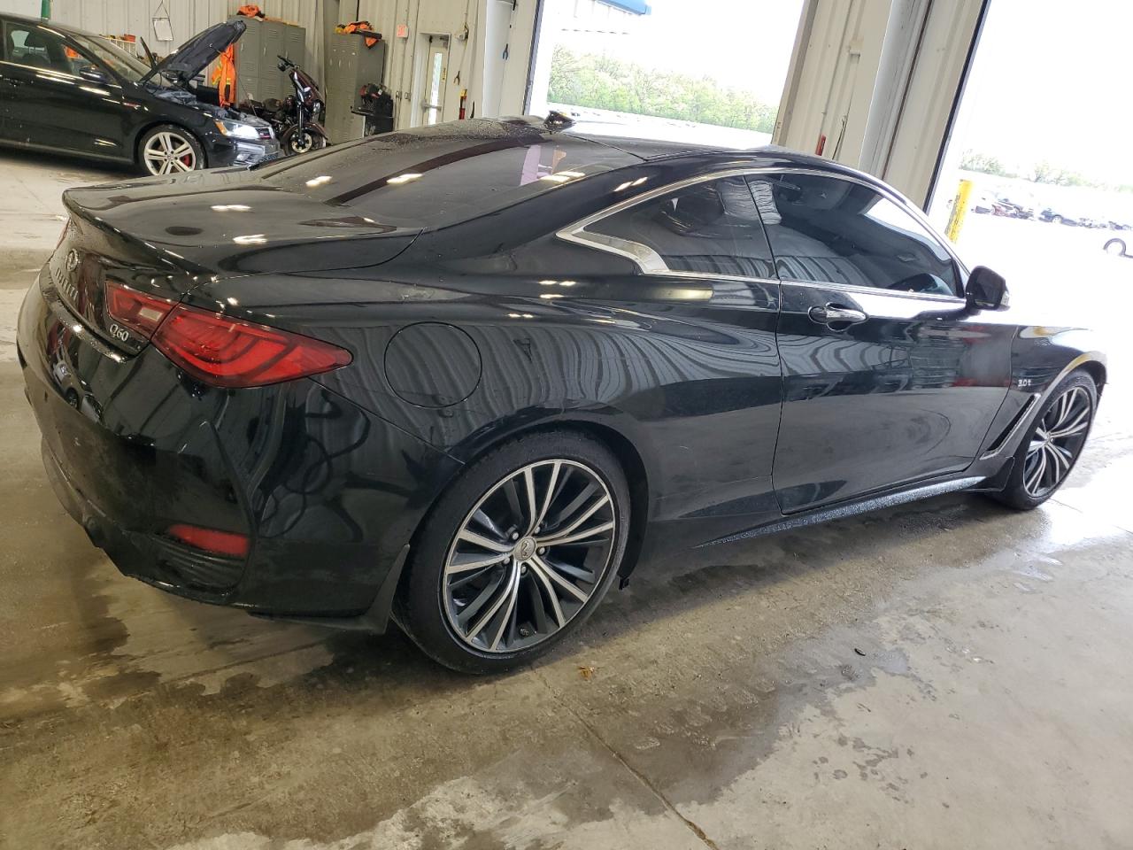 Photo 2 VIN: JN1EV7EL5HM551468 - INFINITI Q60 