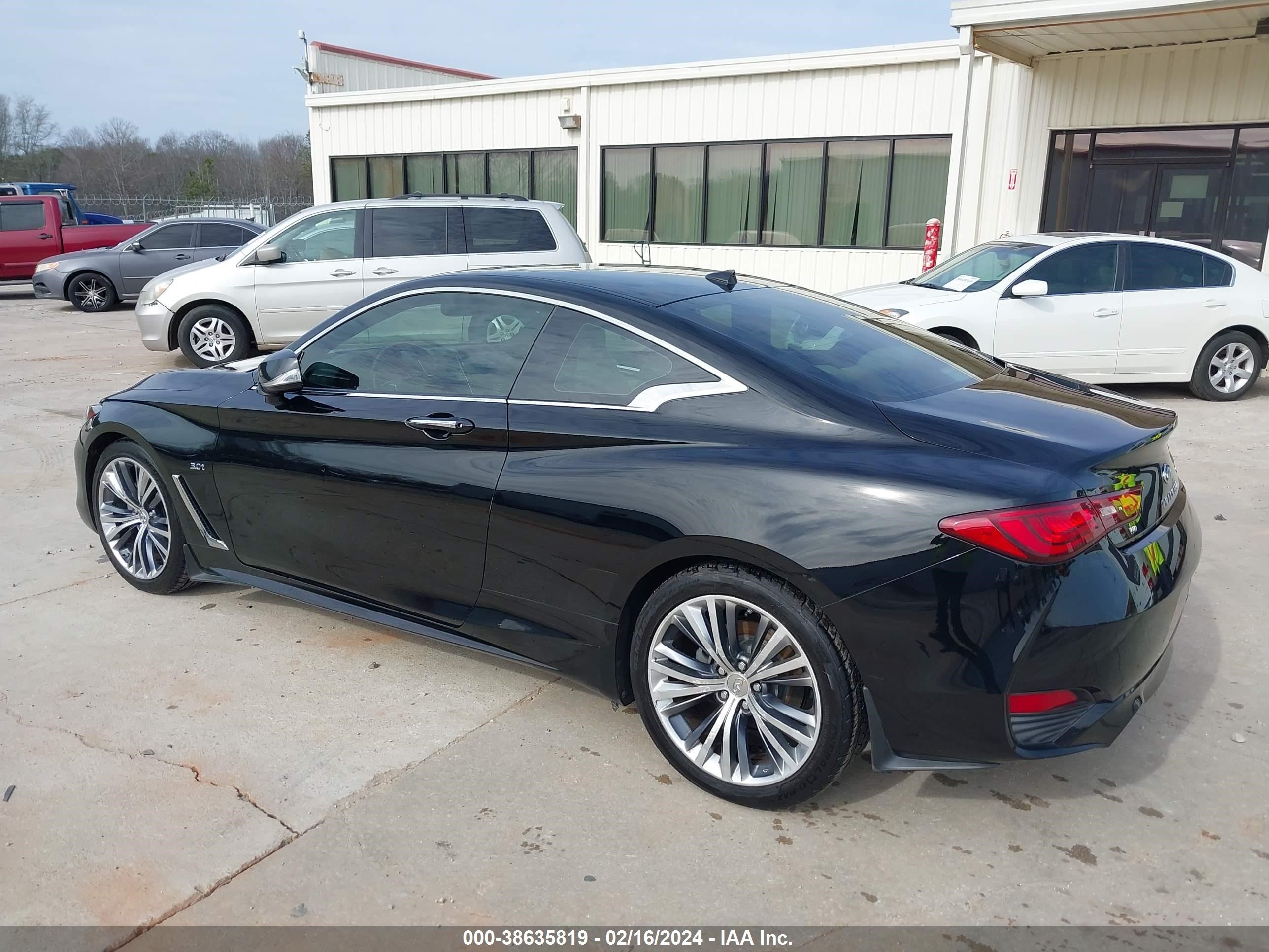 Photo 2 VIN: JN1EV7EL8HM553909 - INFINITI Q60 