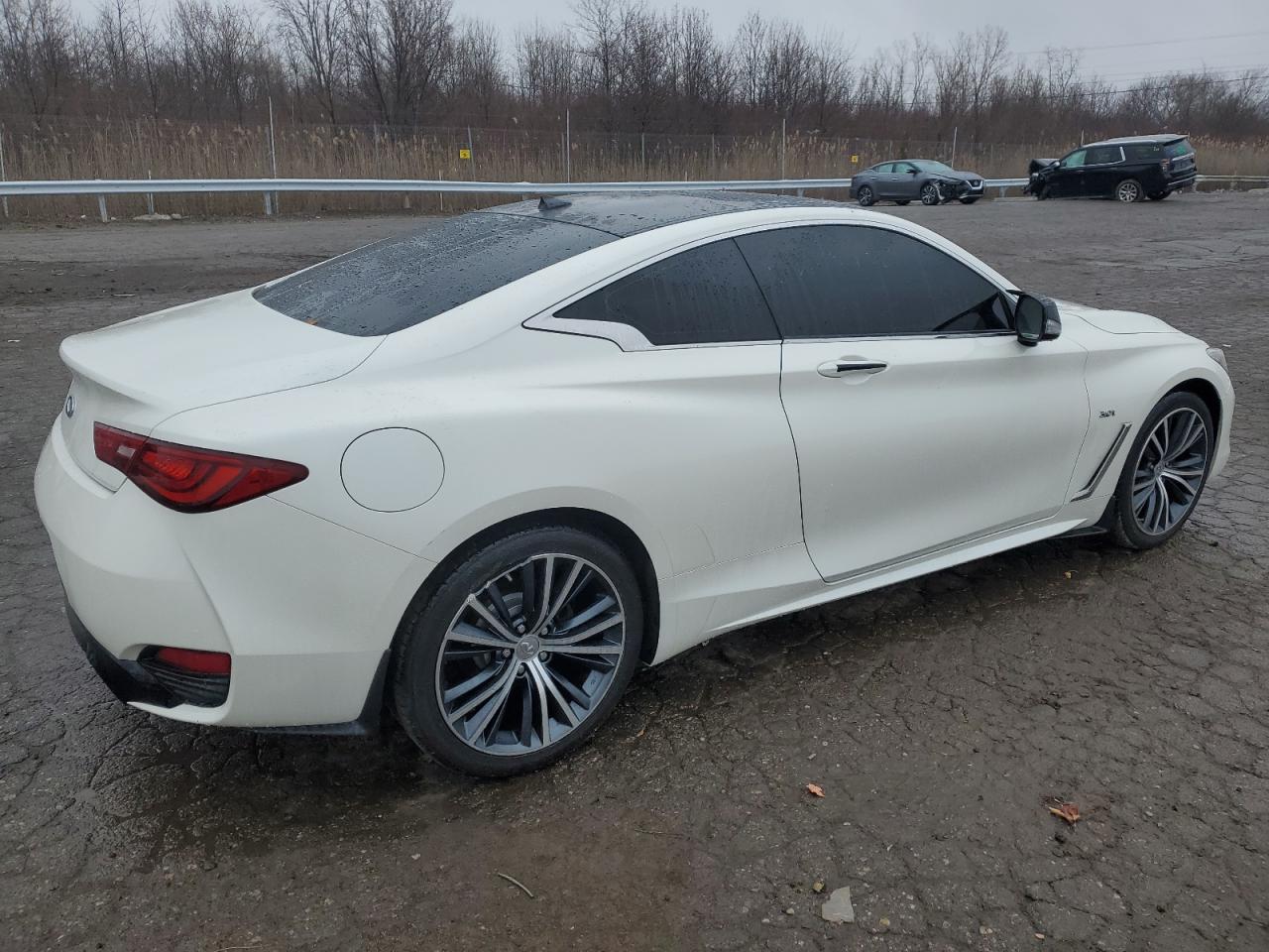 Photo 2 VIN: JN1EV7ELXJM390881 - INFINITI Q60 