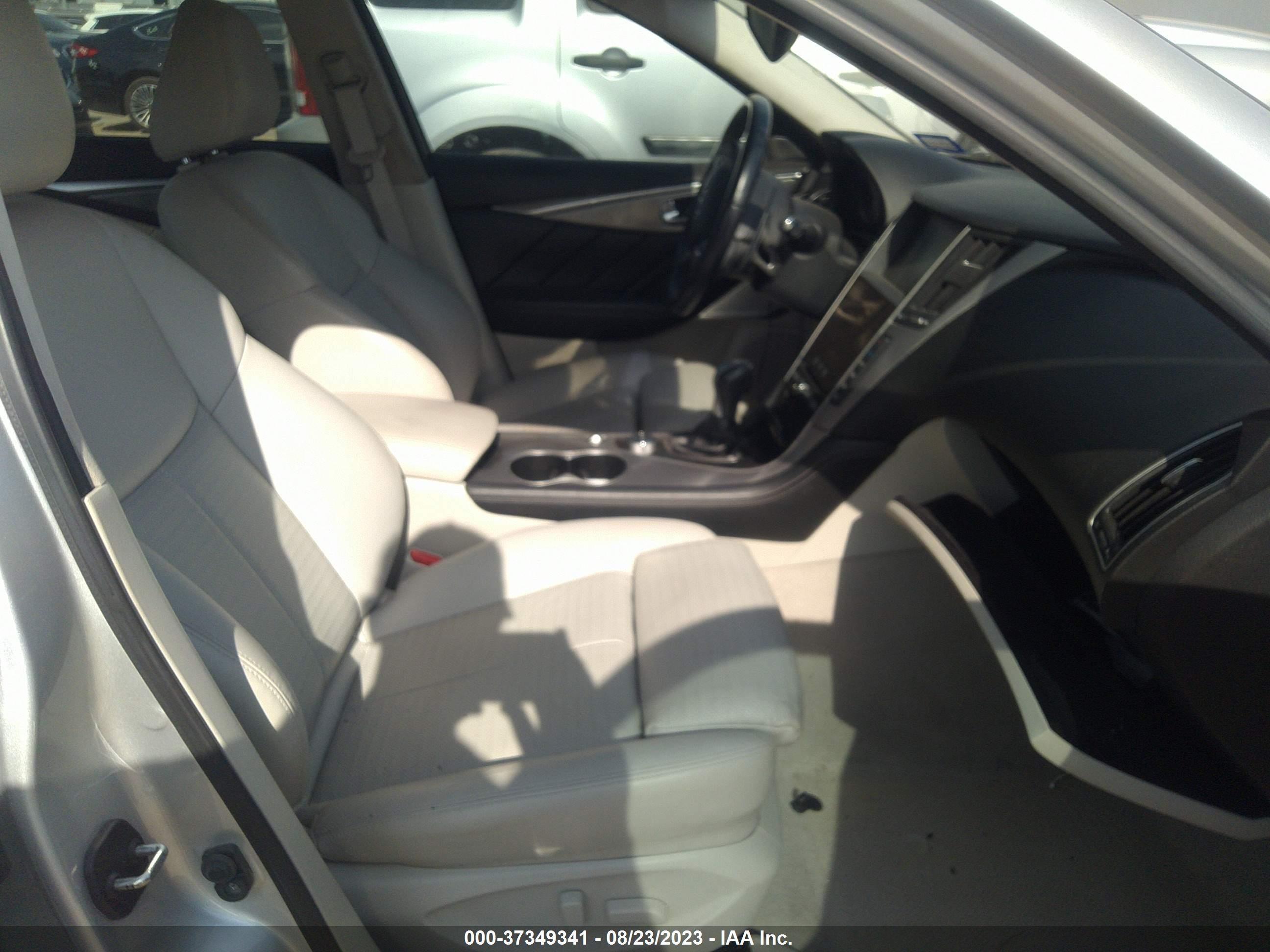 Photo 4 VIN: JN1FV7AP6HM850139 - INFINITI Q50 