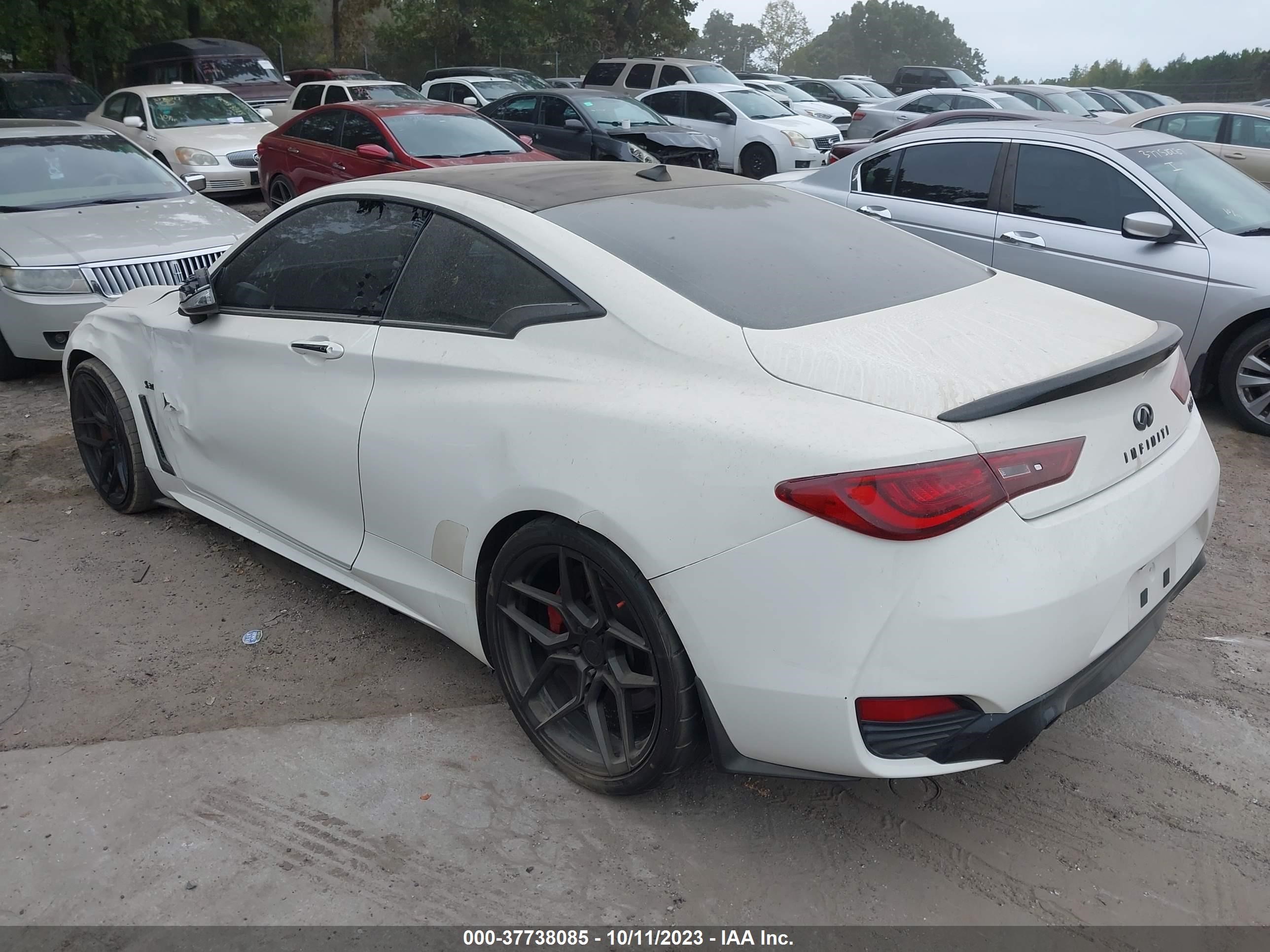 Photo 2 VIN: JN1FV7EK3HM610528 - INFINITI Q60 