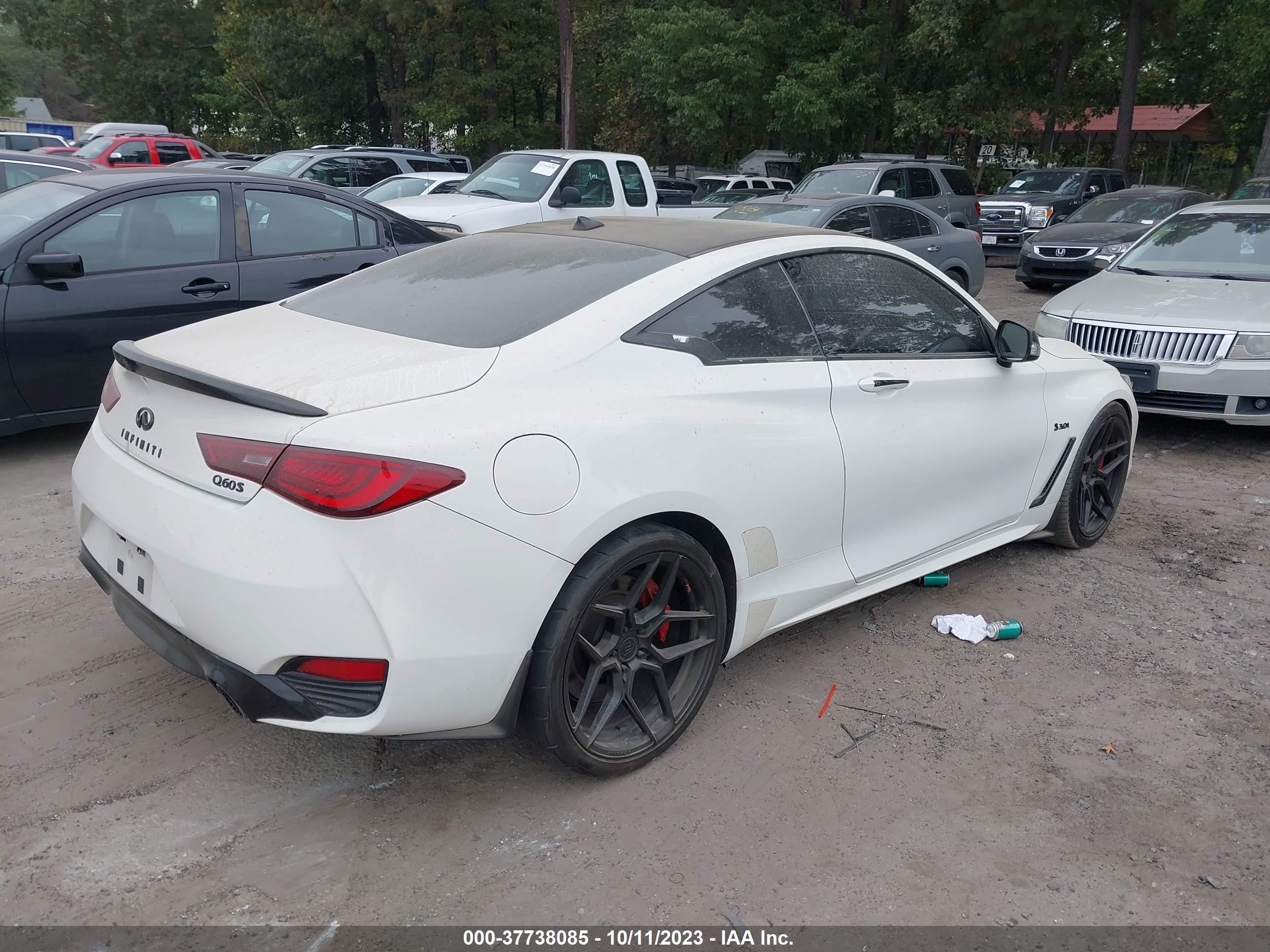 Photo 3 VIN: JN1FV7EK3HM610528 - INFINITI Q60 