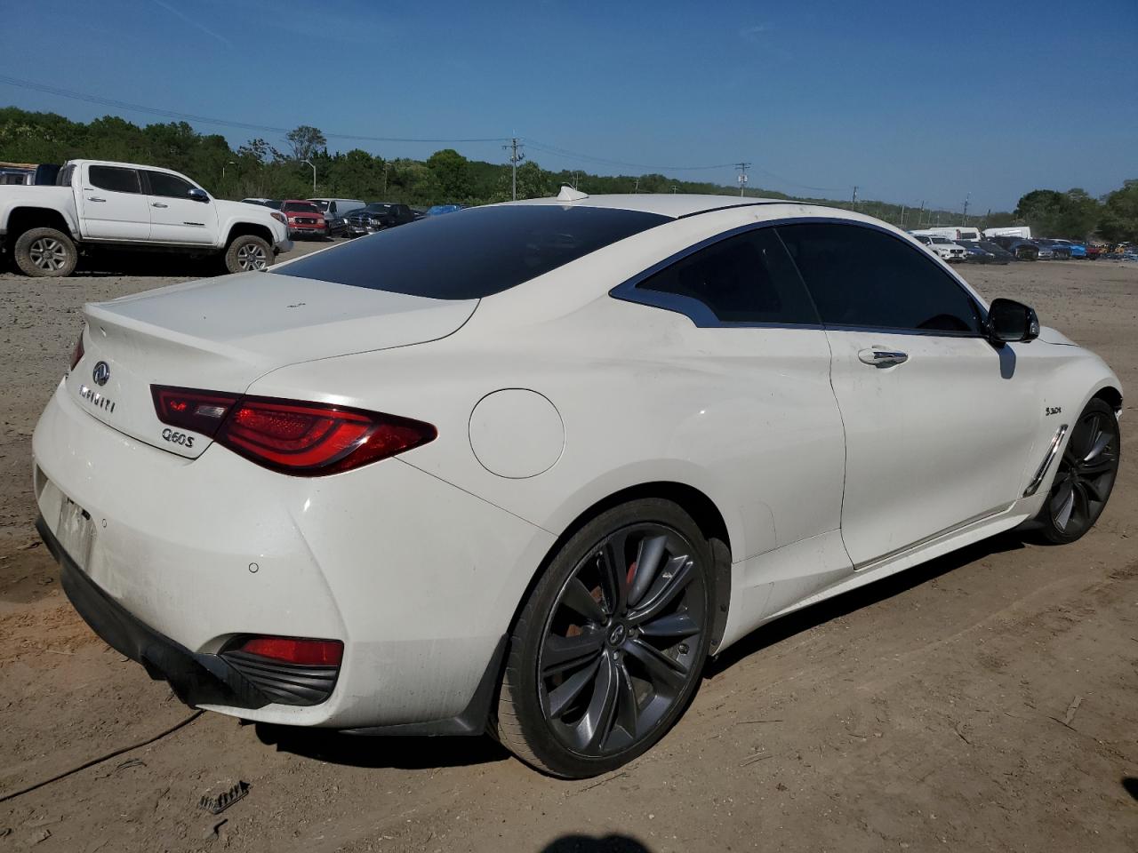 Photo 2 VIN: JN1FV7EL2KM440632 - INFINITI Q60 