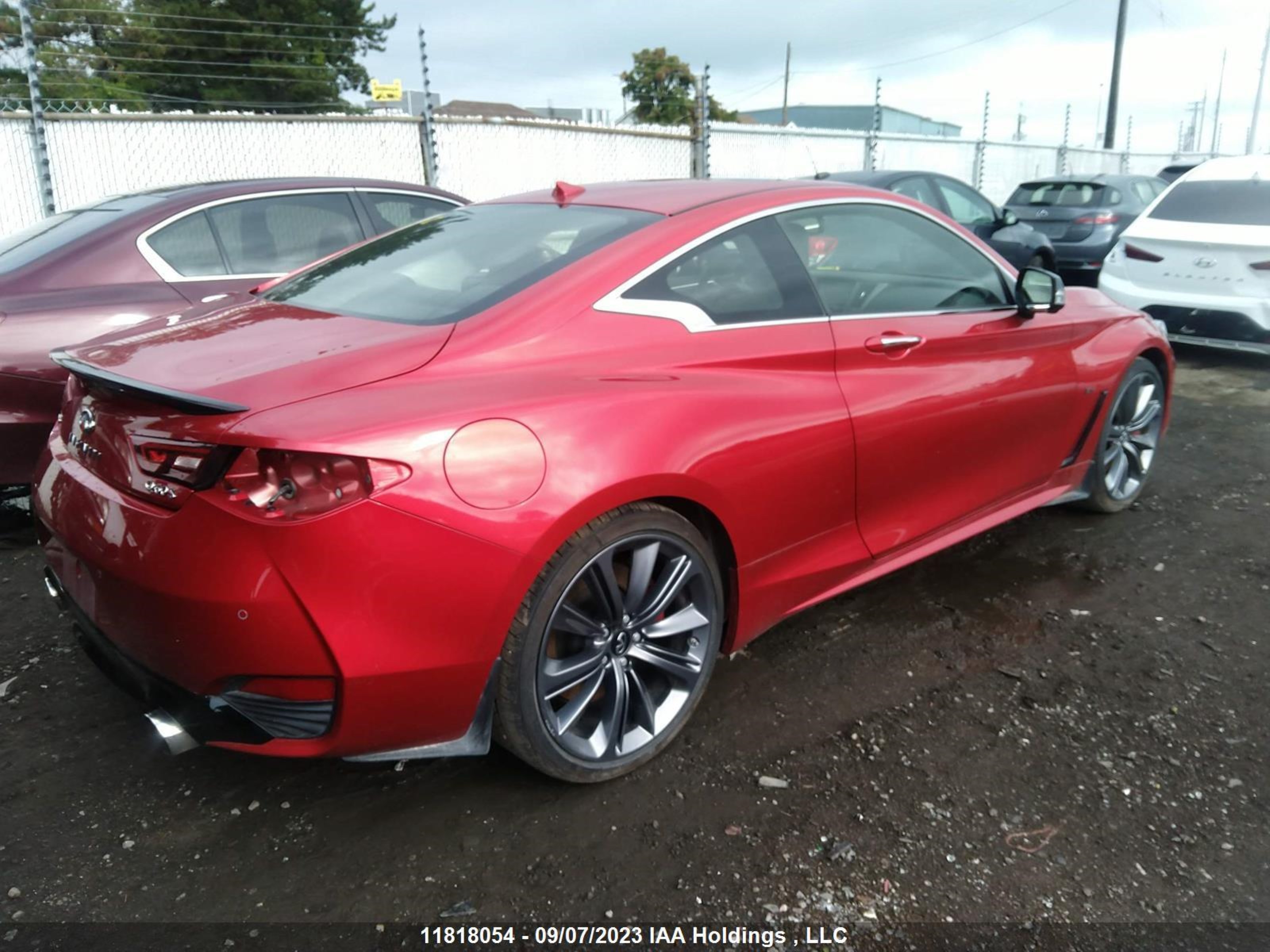 Photo 3 VIN: JN1FV7LL1NM681122 - INFINITI Q60 