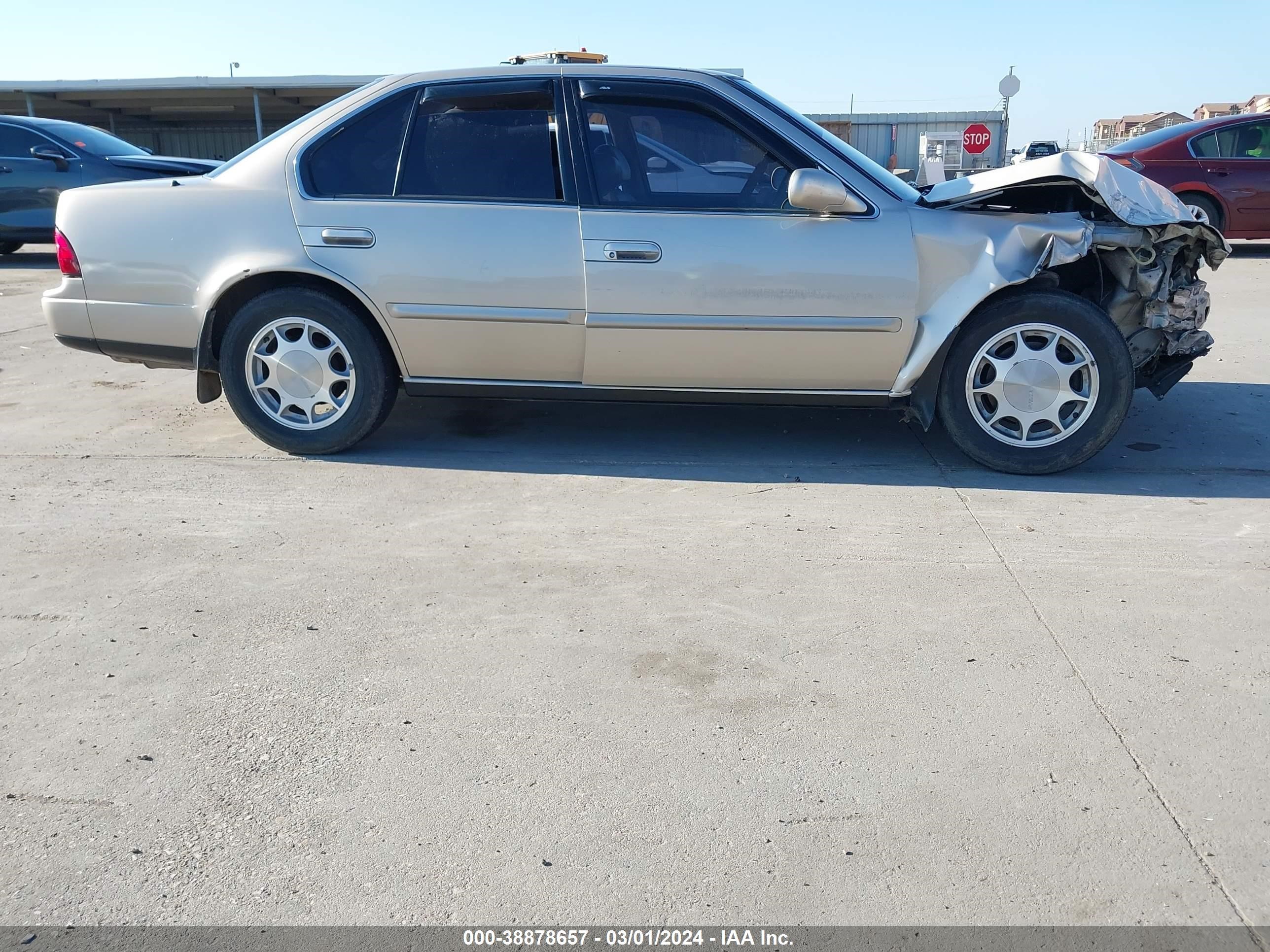 Photo 12 VIN: JN1HJ01F4RT239004 - NISSAN MAXIMA 