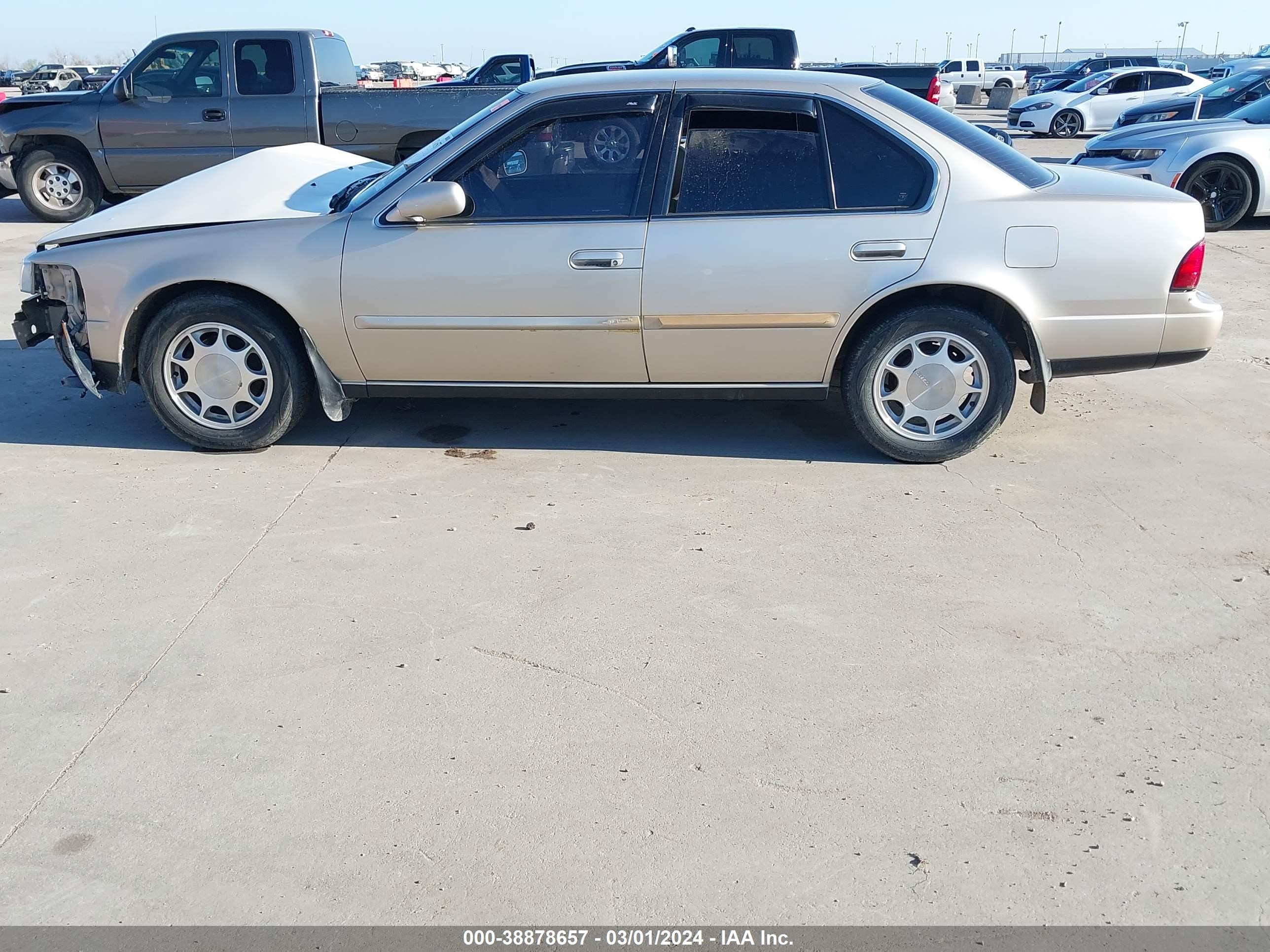 Photo 13 VIN: JN1HJ01F4RT239004 - NISSAN MAXIMA 