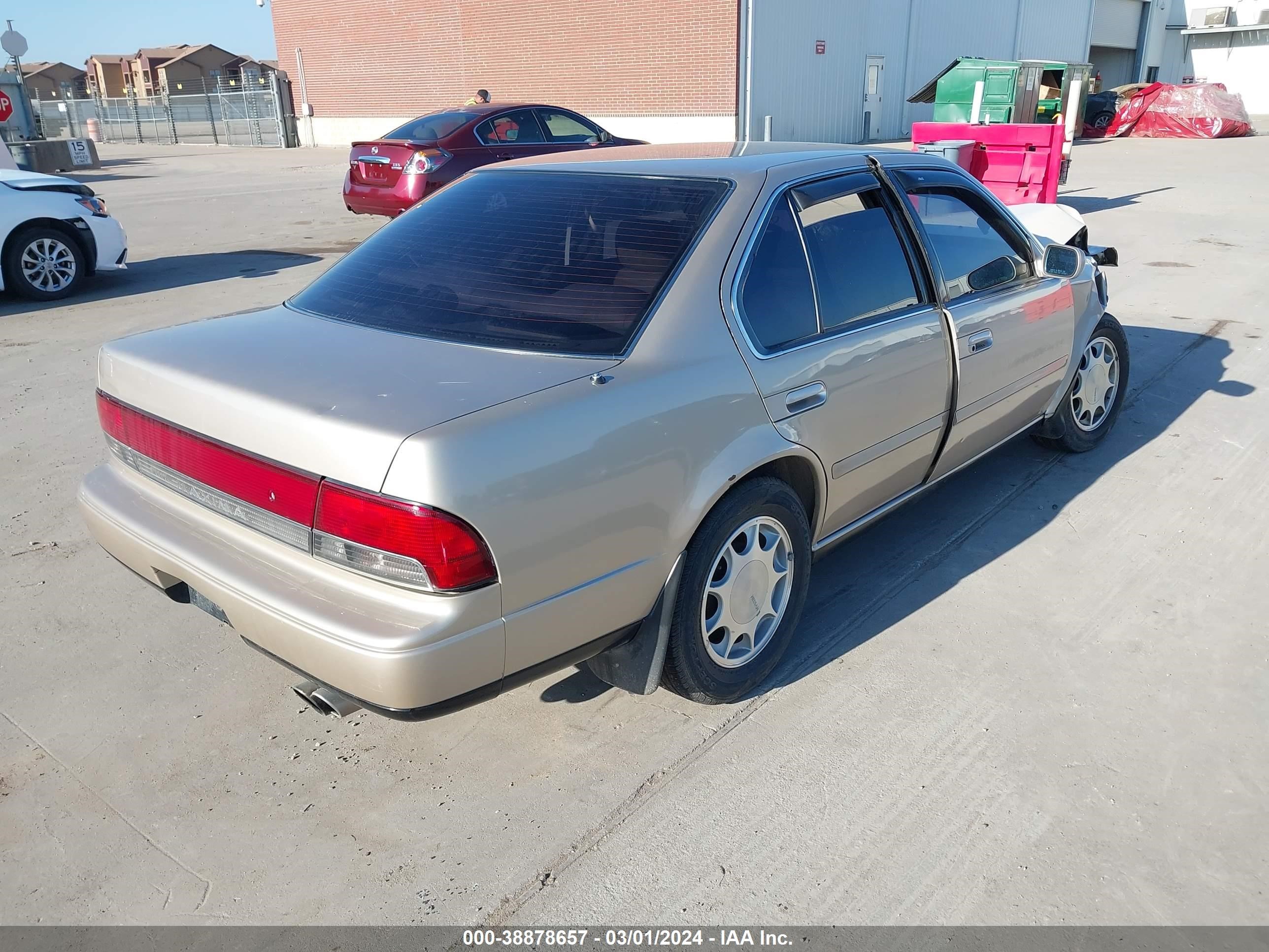 Photo 3 VIN: JN1HJ01F4RT239004 - NISSAN MAXIMA 