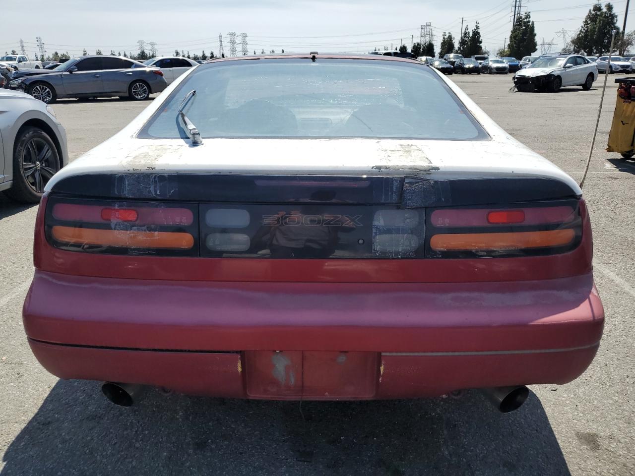 Photo 5 VIN: JN1RZ26H1NX521977 - NISSAN 300ZX 