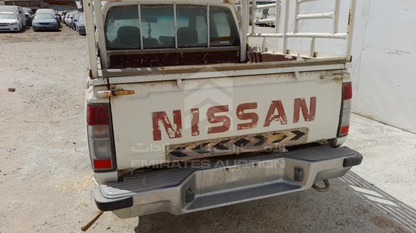 Photo 4 VIN: JN6AD23S32X114468 - NISSAN 2400 