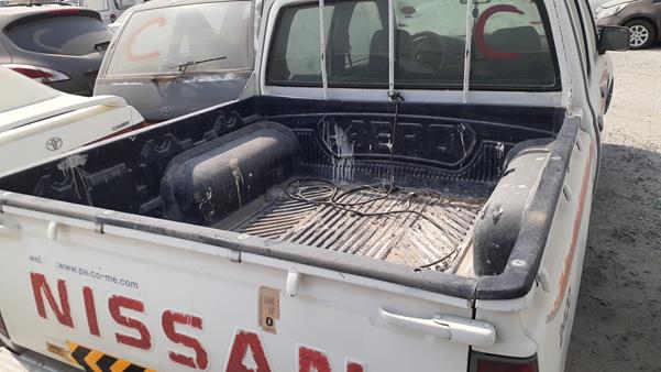 Photo 16 VIN: JN6AD23S72A725431 - NISSAN PICKUP 