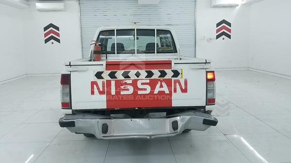 Photo 6 VIN: JN6AD23S82A720416 - NISSAN 2400 