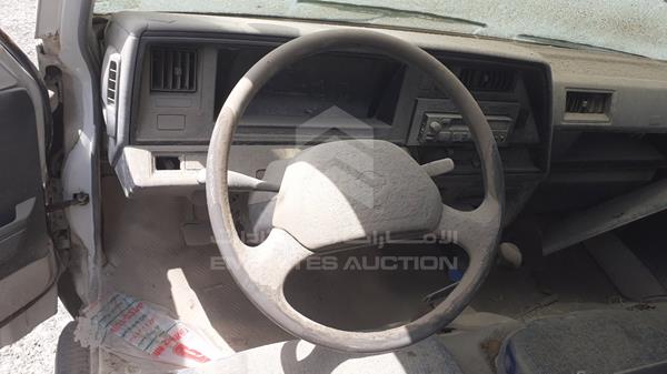 Photo 11 VIN: JN6AE42S1YX705014 - NISSAN VAN 