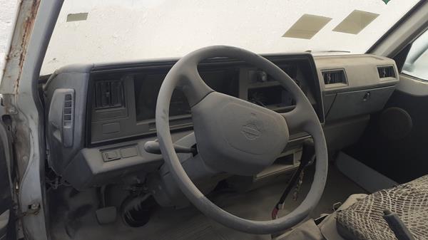 Photo 10 VIN: JN6AE42S3YX705144 - NISSAN URVAN 