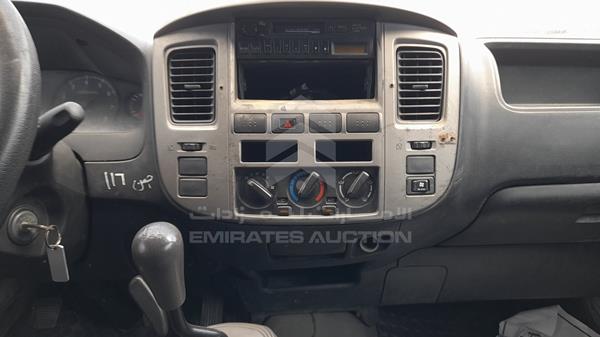 Photo 17 VIN: JN6AE54S5AX022810 - NISSAN URVAN 