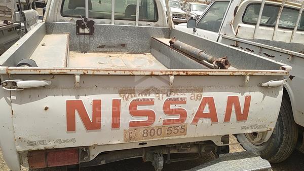 Photo 4 VIN: JN6CY15Y71A500403 - NISSAN PICKUP 